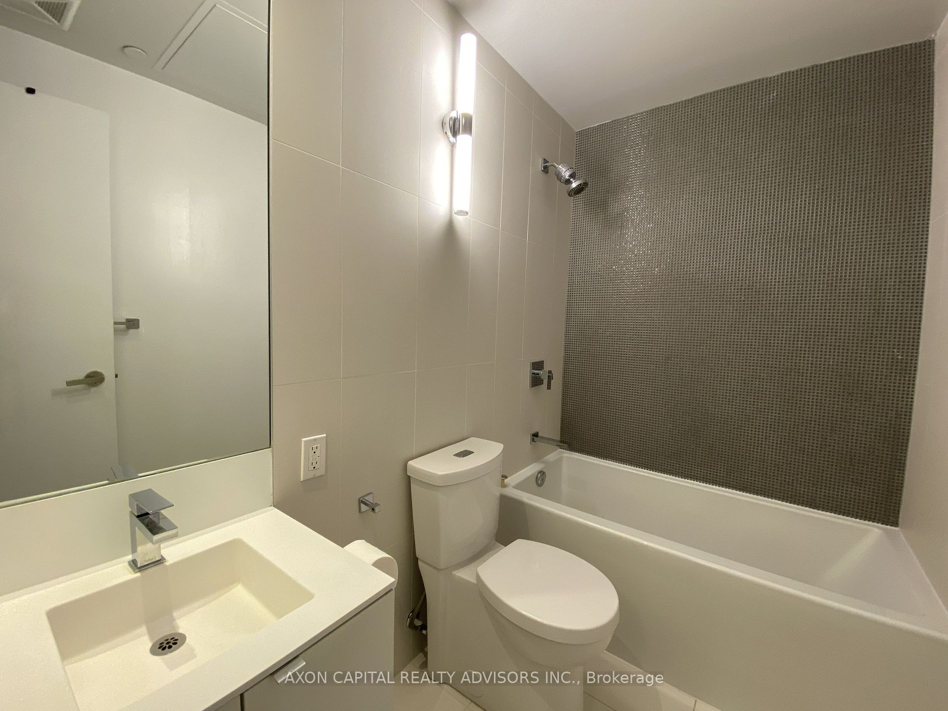 125 Peter St, #2007