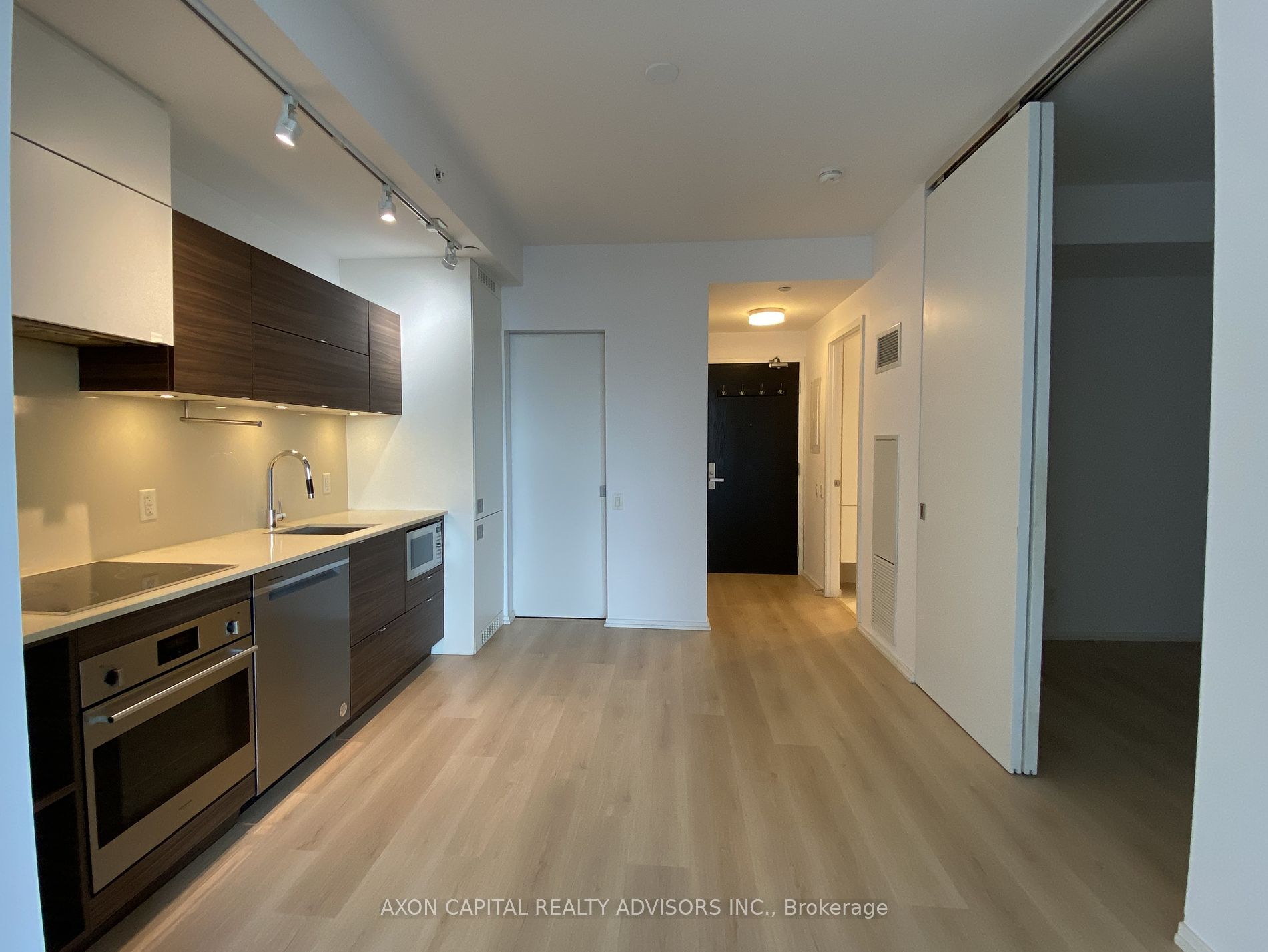 125 Peter St, #2007