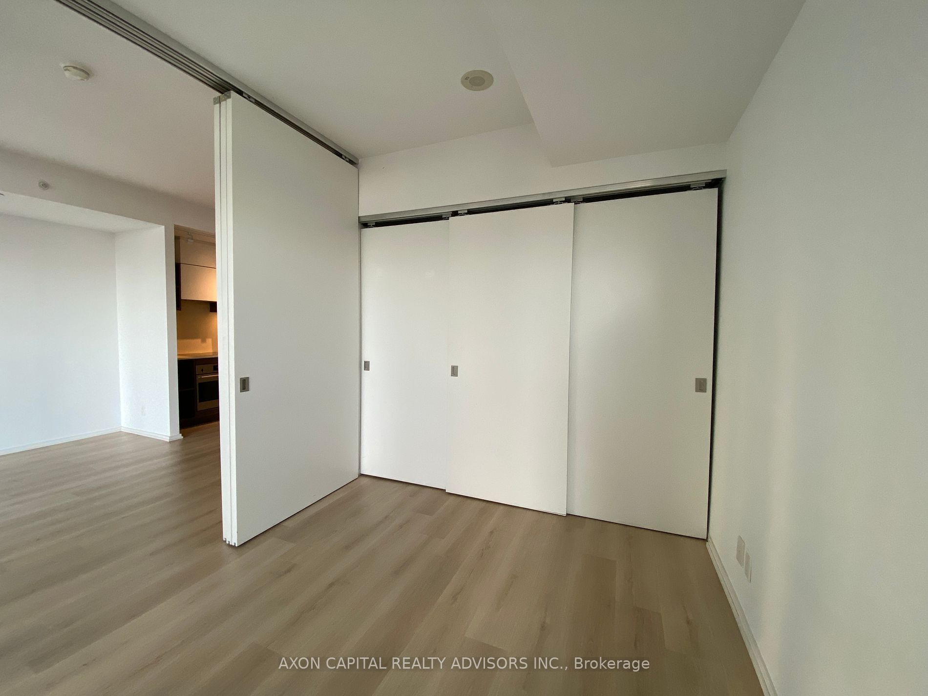 125 Peter St, #2007