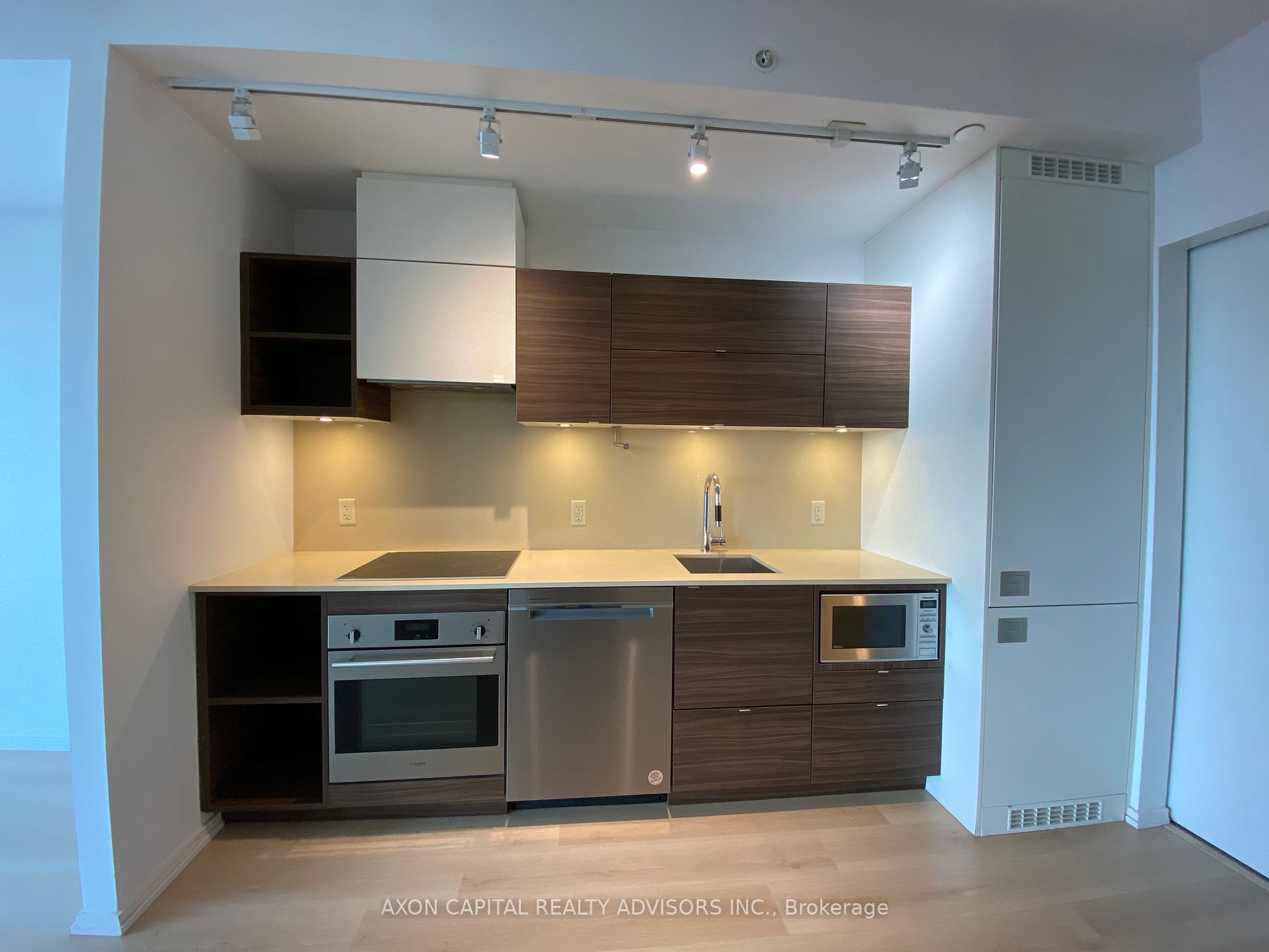125 Peter St, #2007