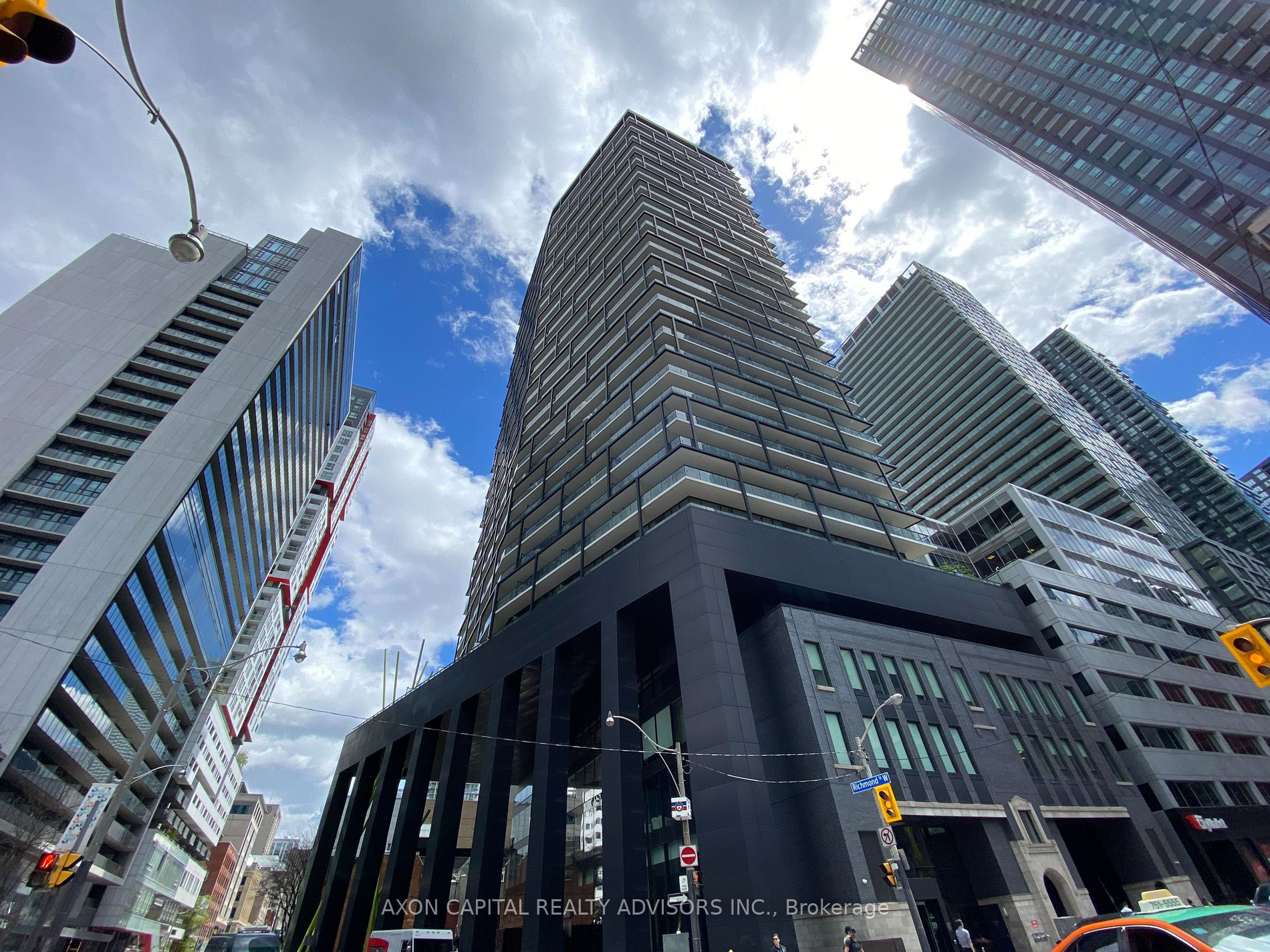 125 Peter St, #2007