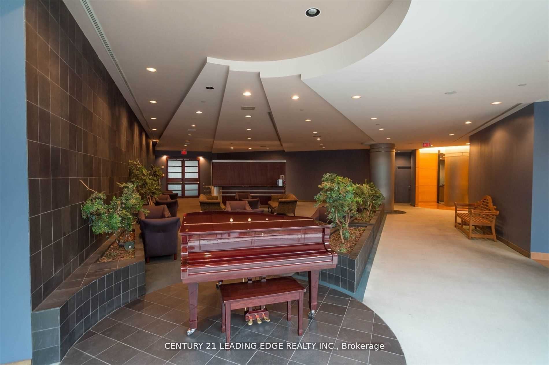 38 Elm St, #3305