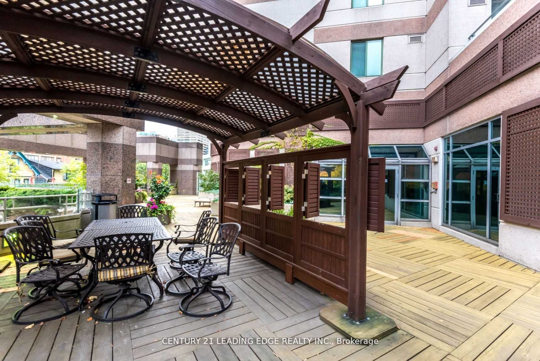 38 Elm St, #3305
