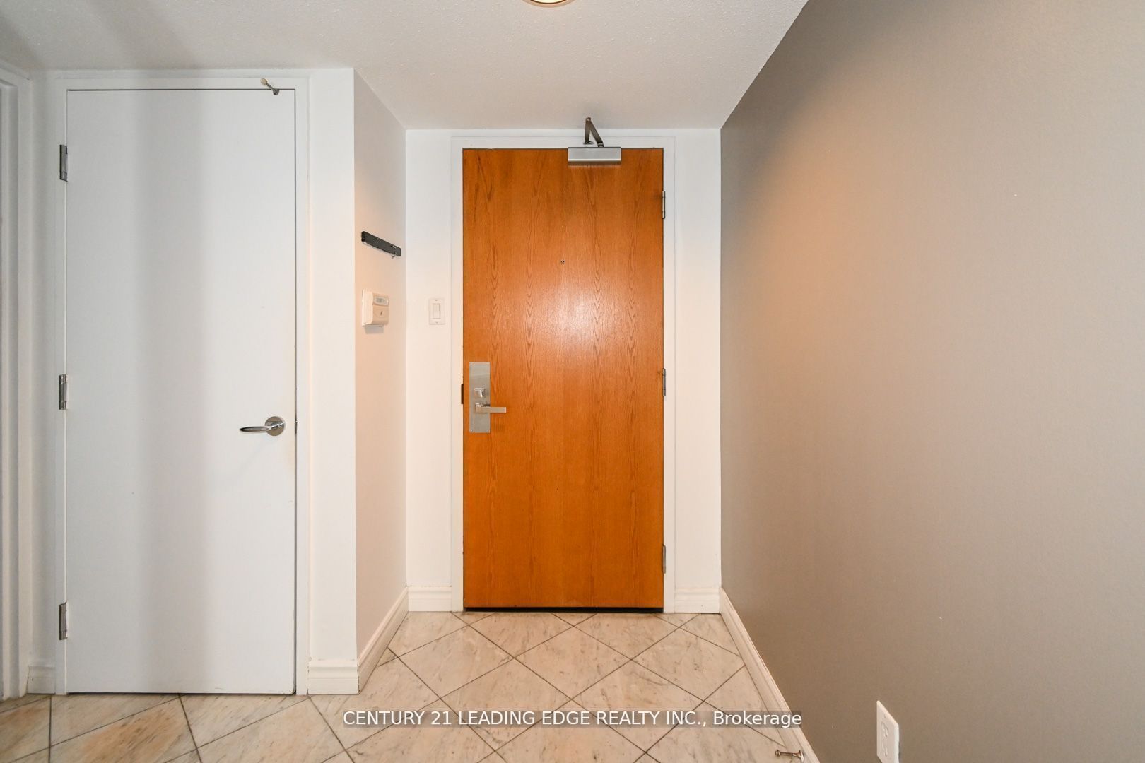 38 Elm St, #3305