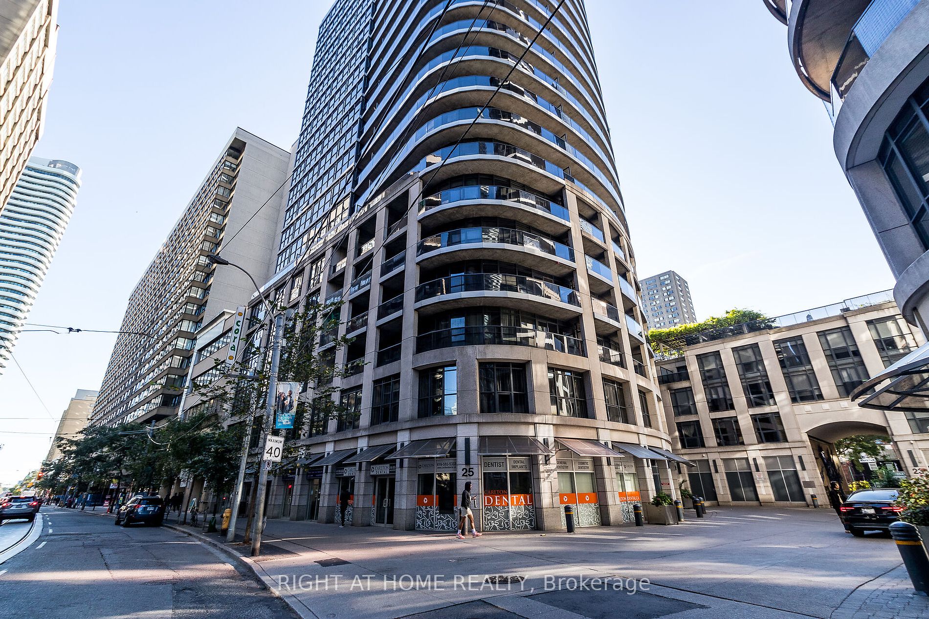 25 Carlton St, #406