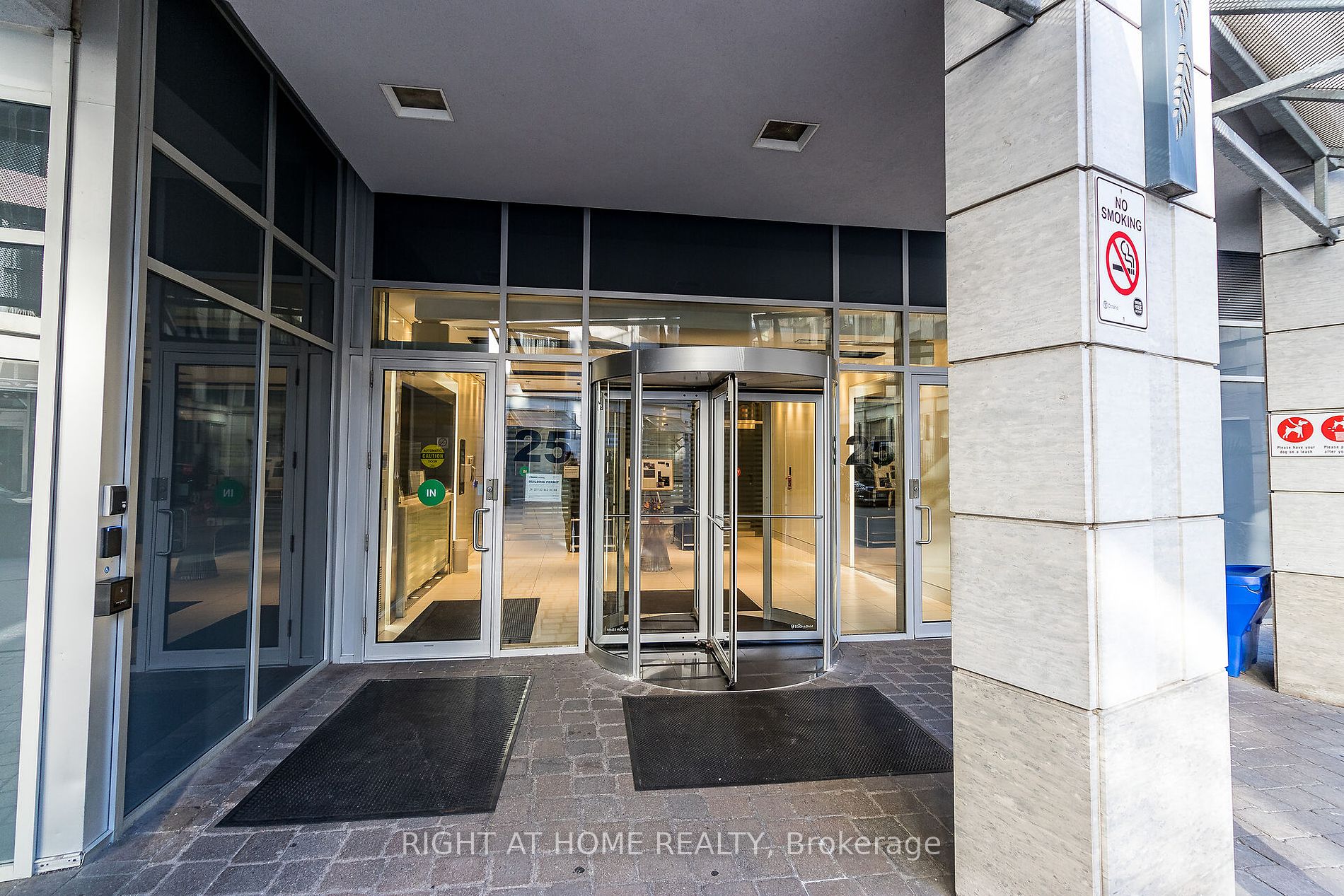 25 Carlton St, #406