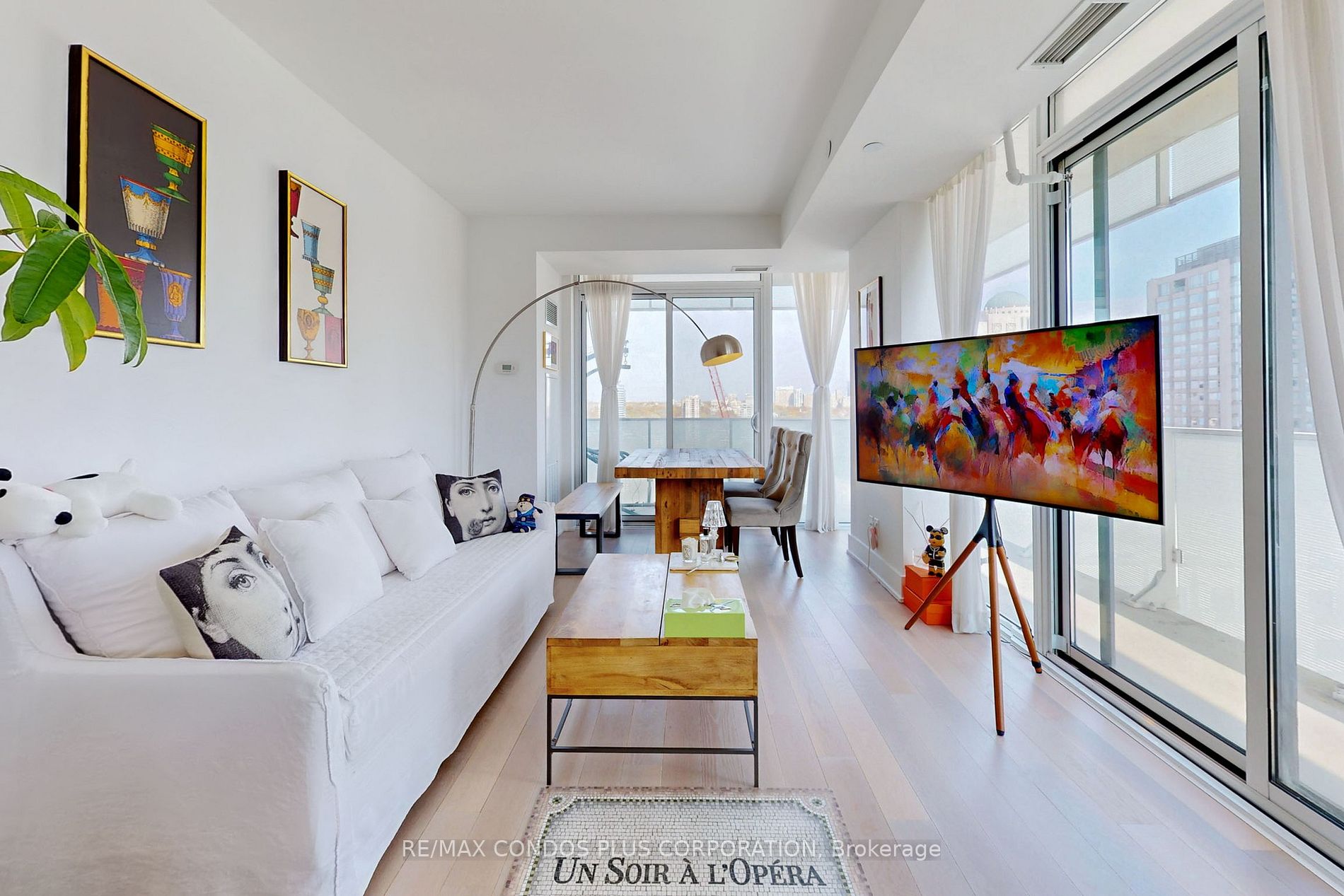 200 Bloor St W, #2105