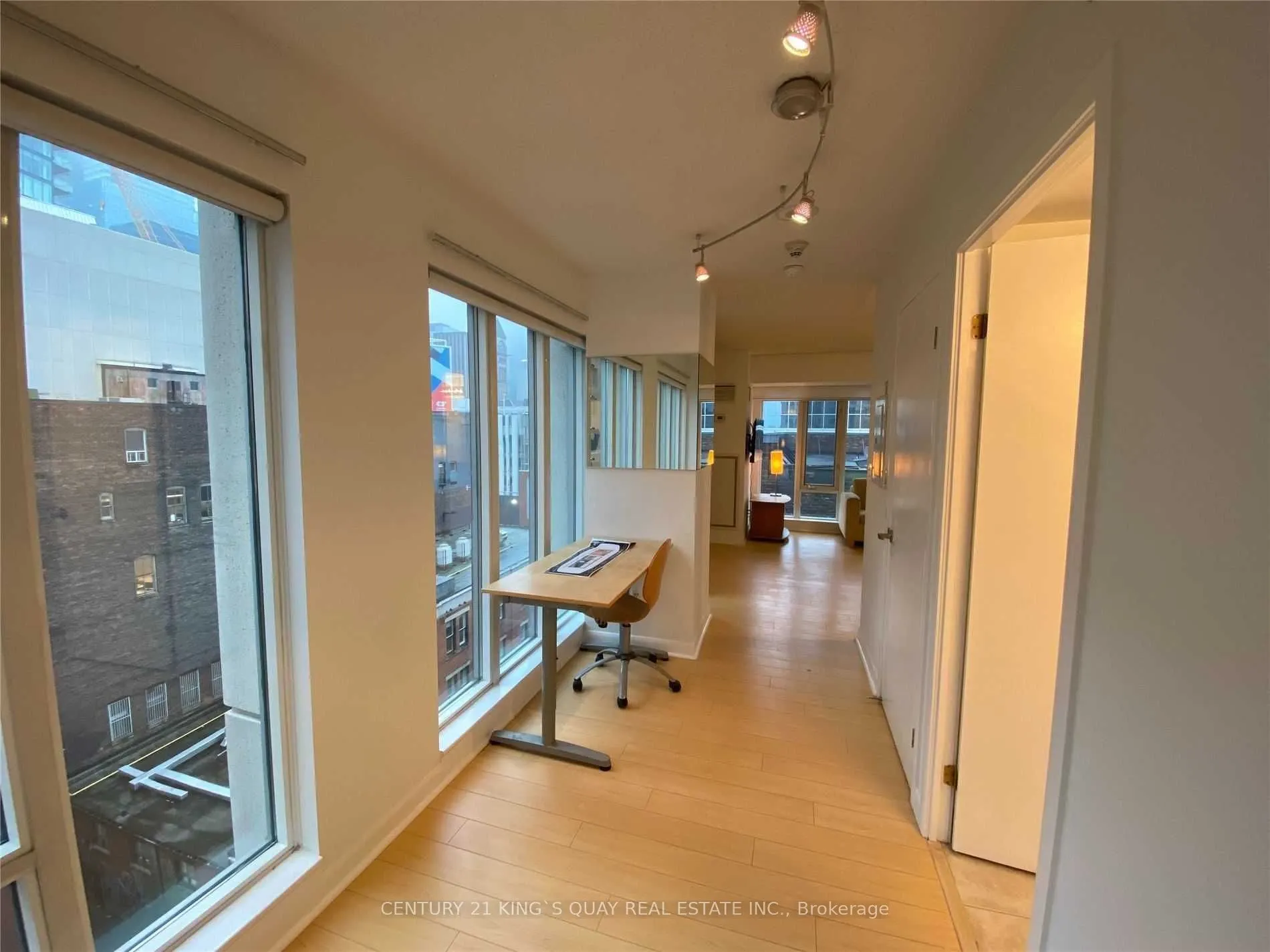 210 Victoria St, #801