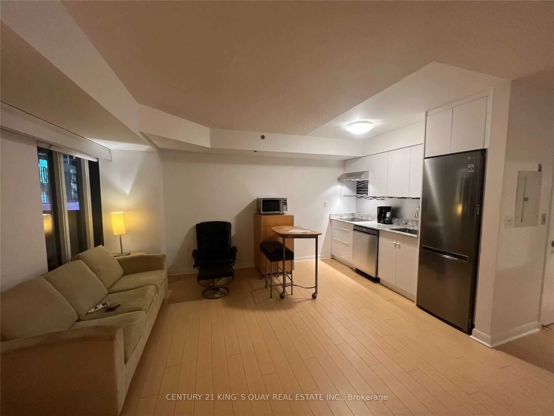 210 Victoria St, #801
