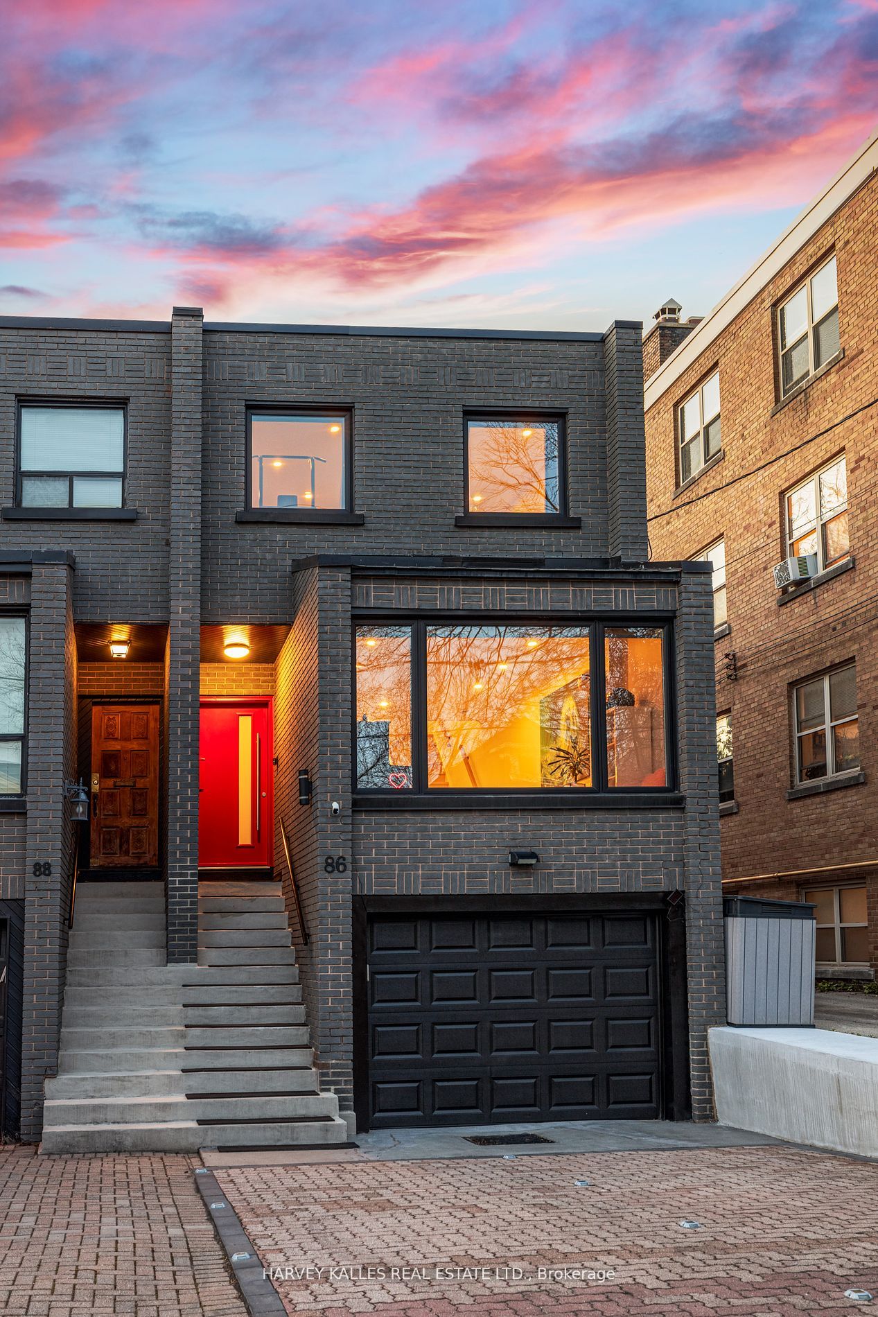 86 Castlefield Ave