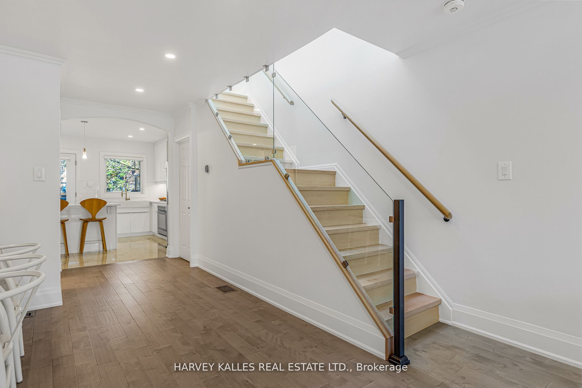86 Castlefield Ave
