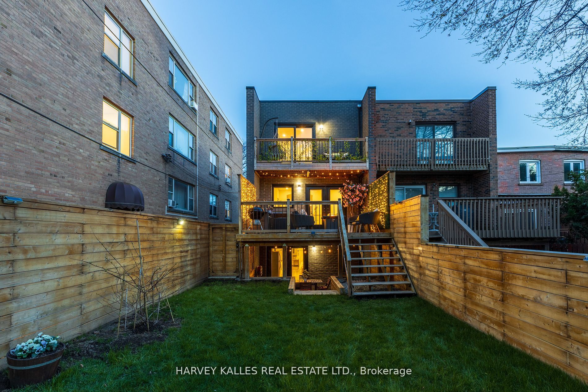 86 Castlefield Ave