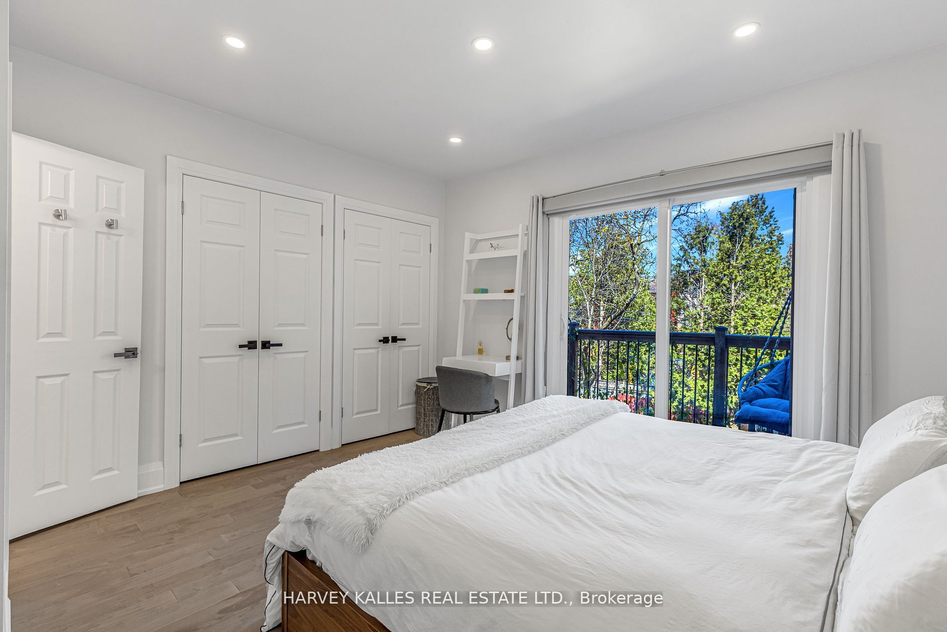 86 Castlefield Ave