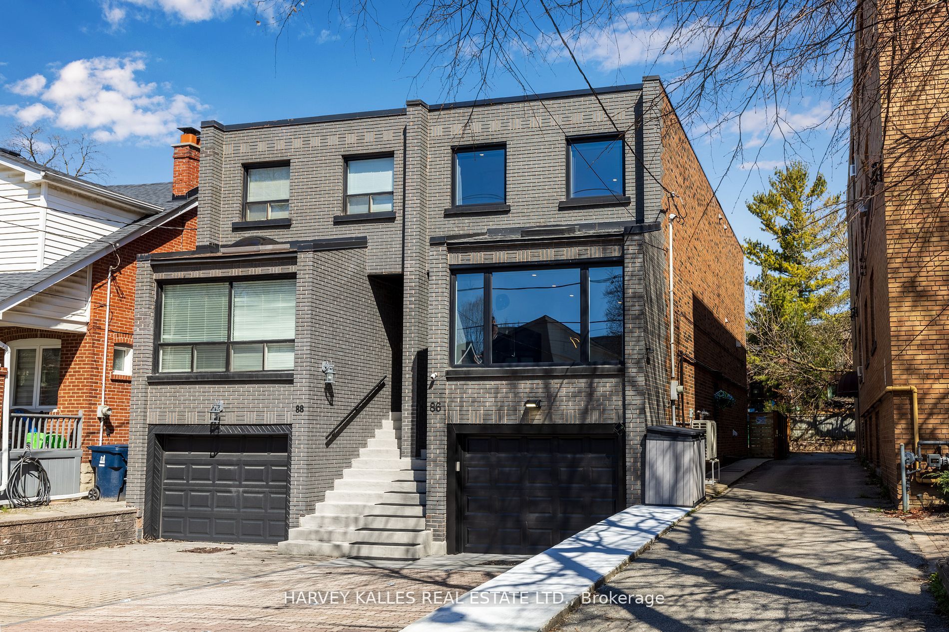 86 Castlefield Ave