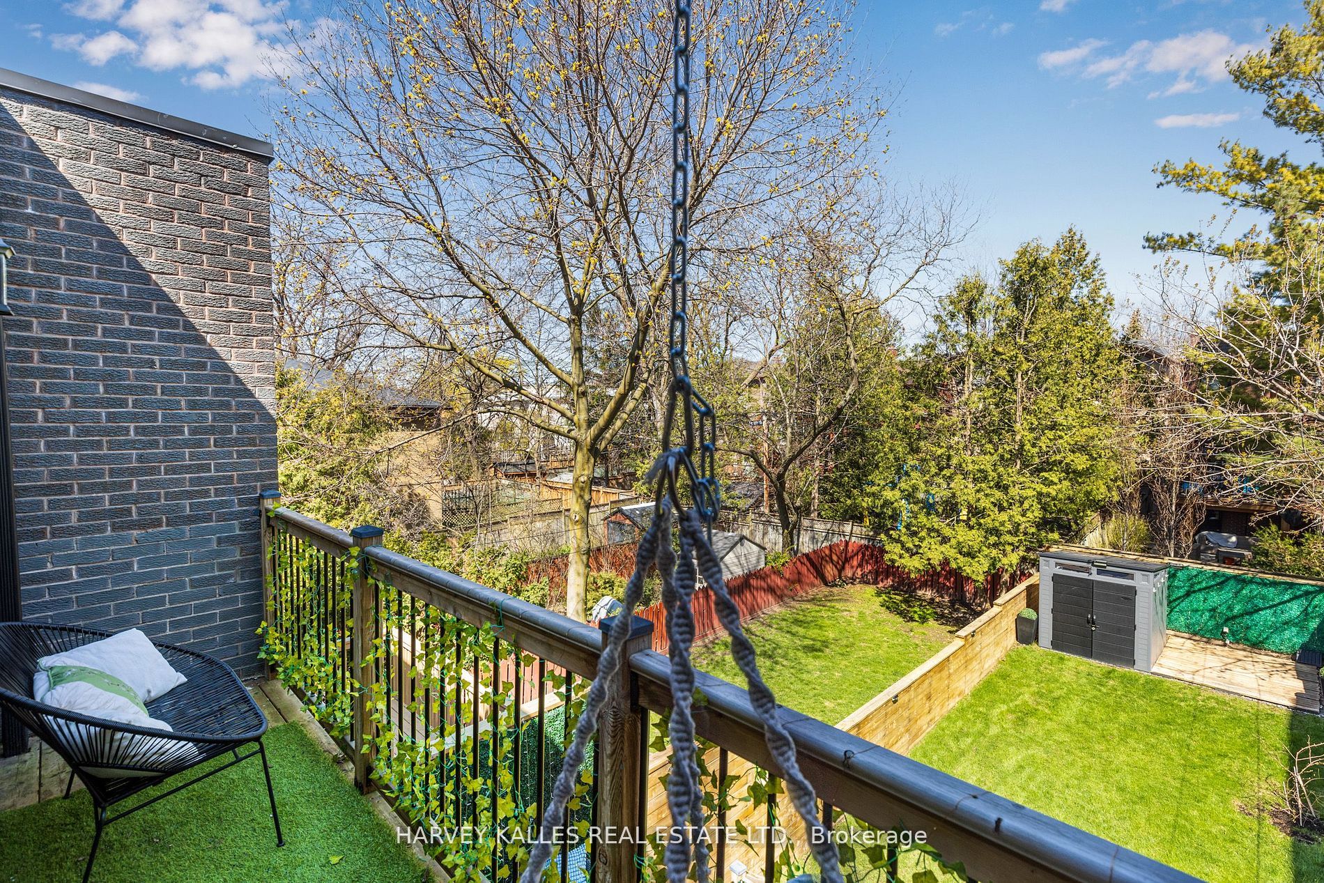 86 Castlefield Ave
