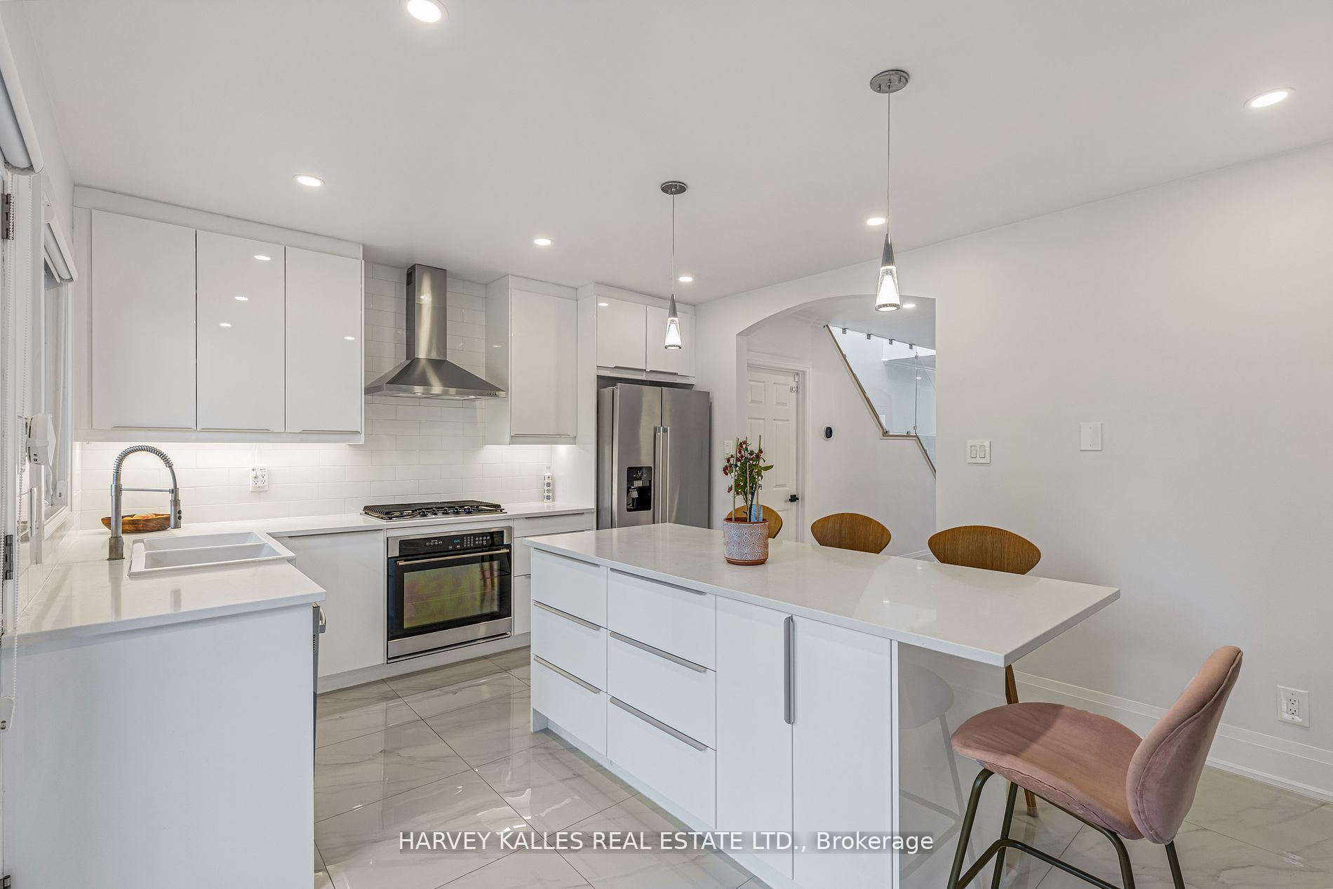 86 Castlefield Ave