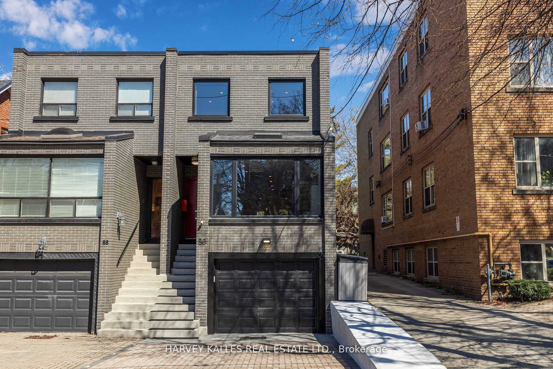 86 Castlefield Ave