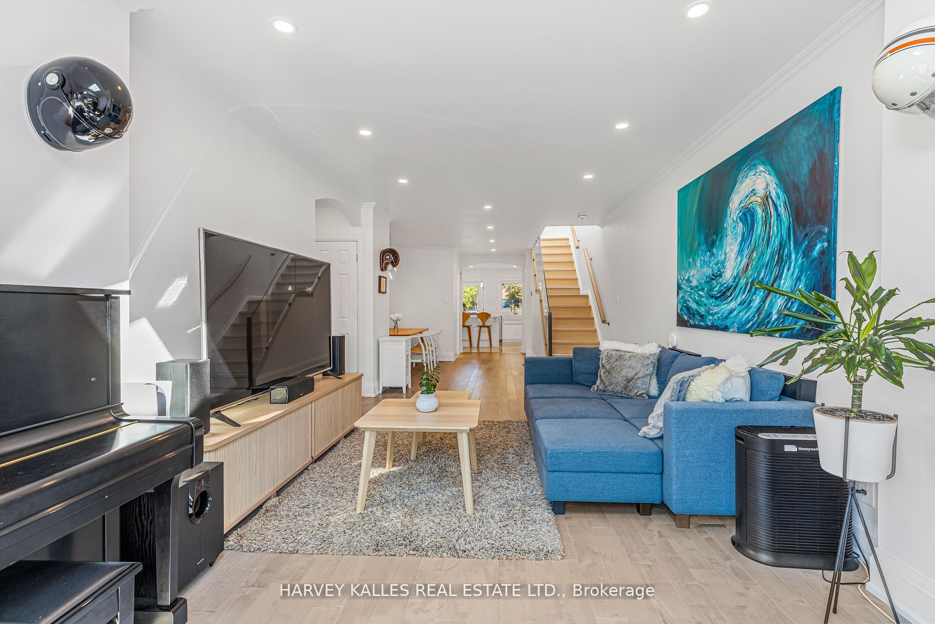 86 Castlefield Ave