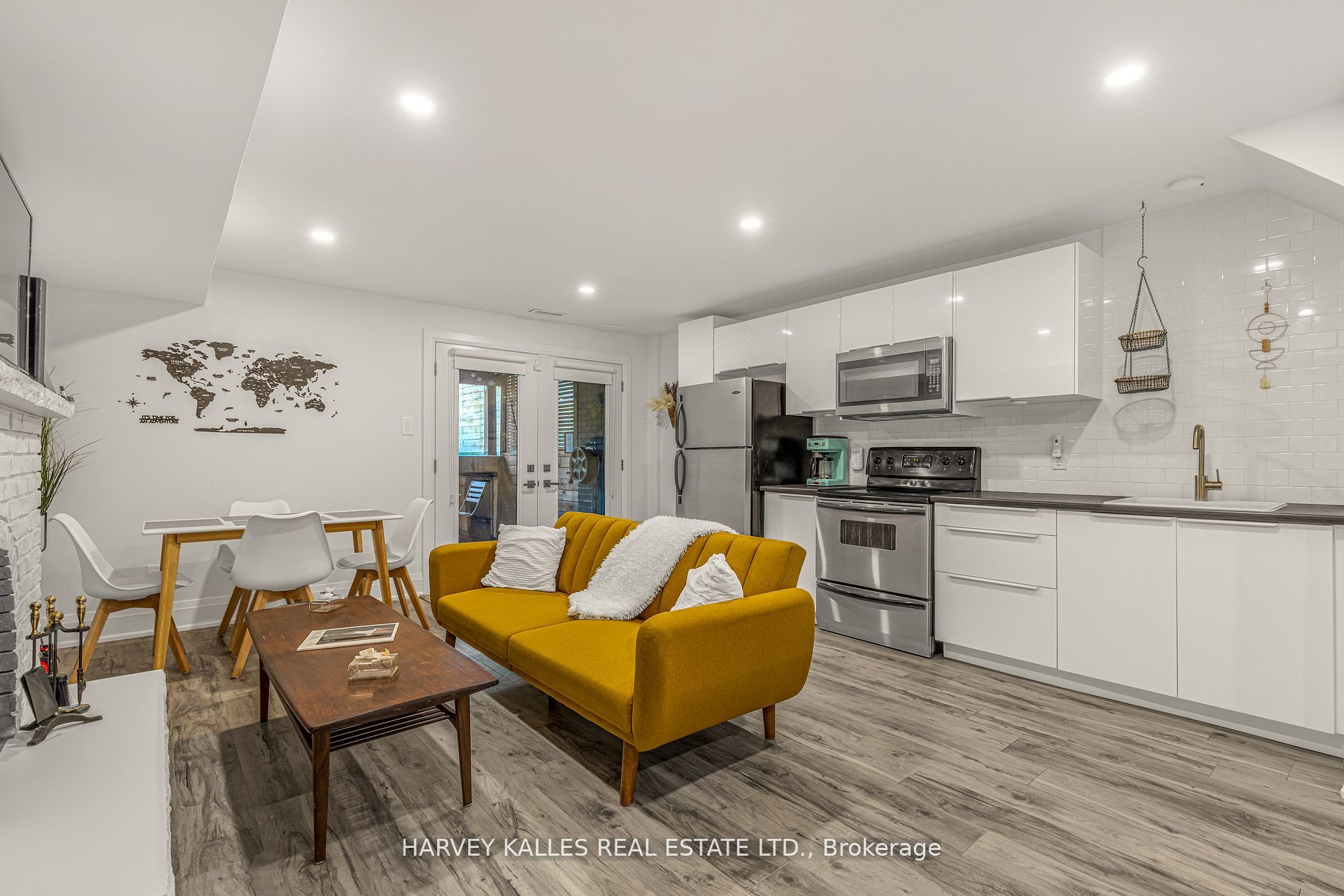 86 Castlefield Ave