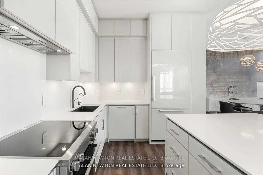 1486 Bathurst St, #Ph02