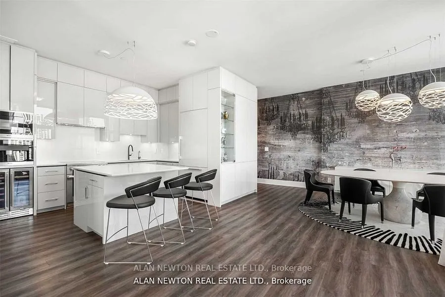 1486 Bathurst St, #Ph02