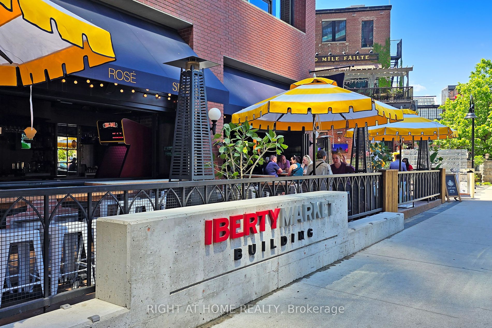 135 East Liberty St, #1304