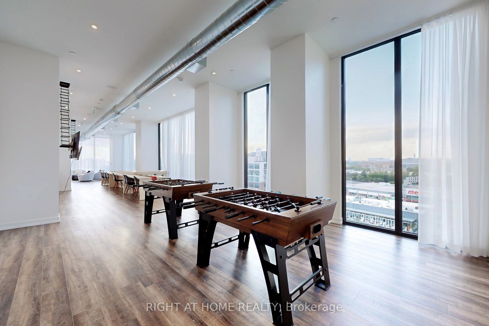 135 East Liberty St, #1304