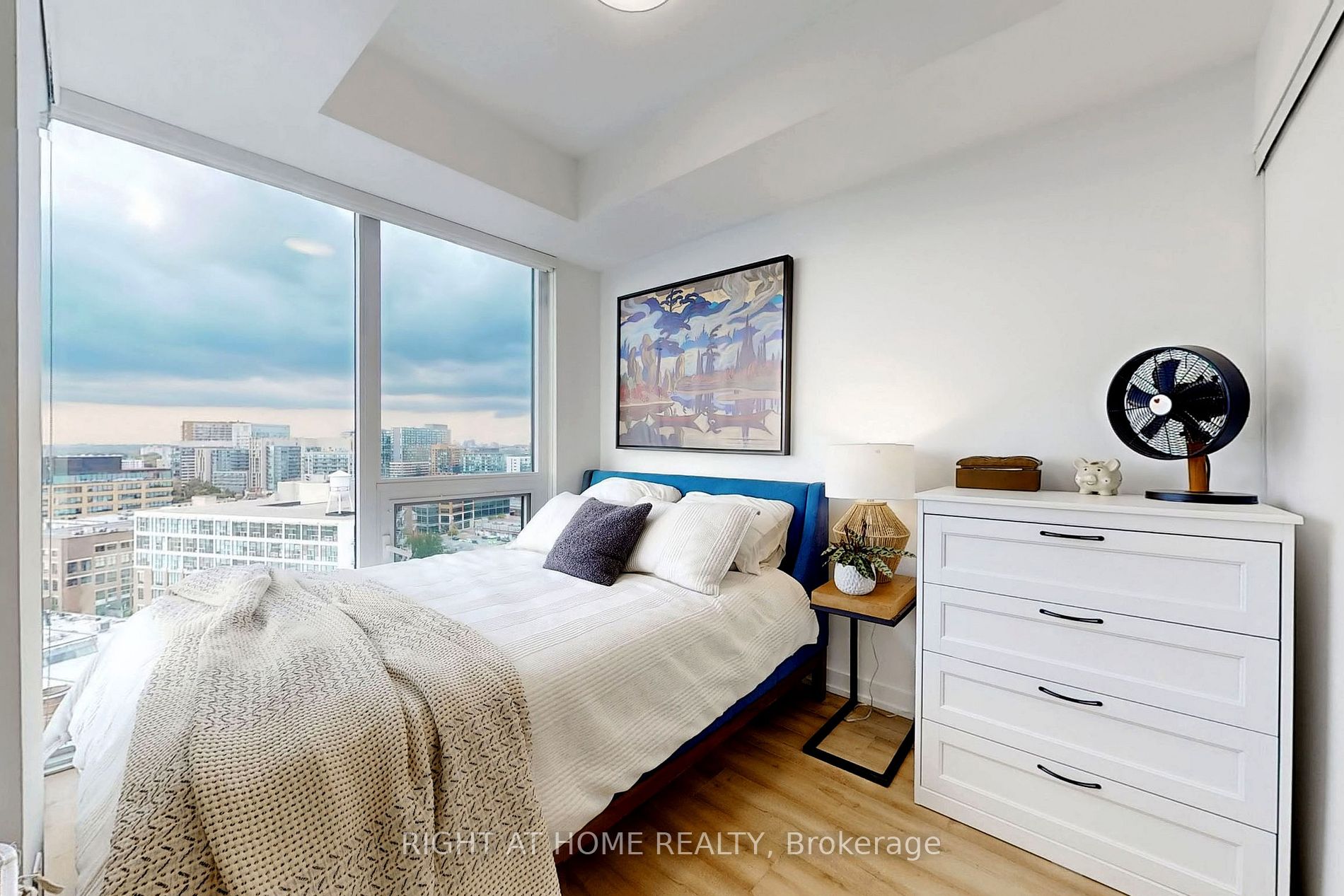 135 East Liberty St, #1304
