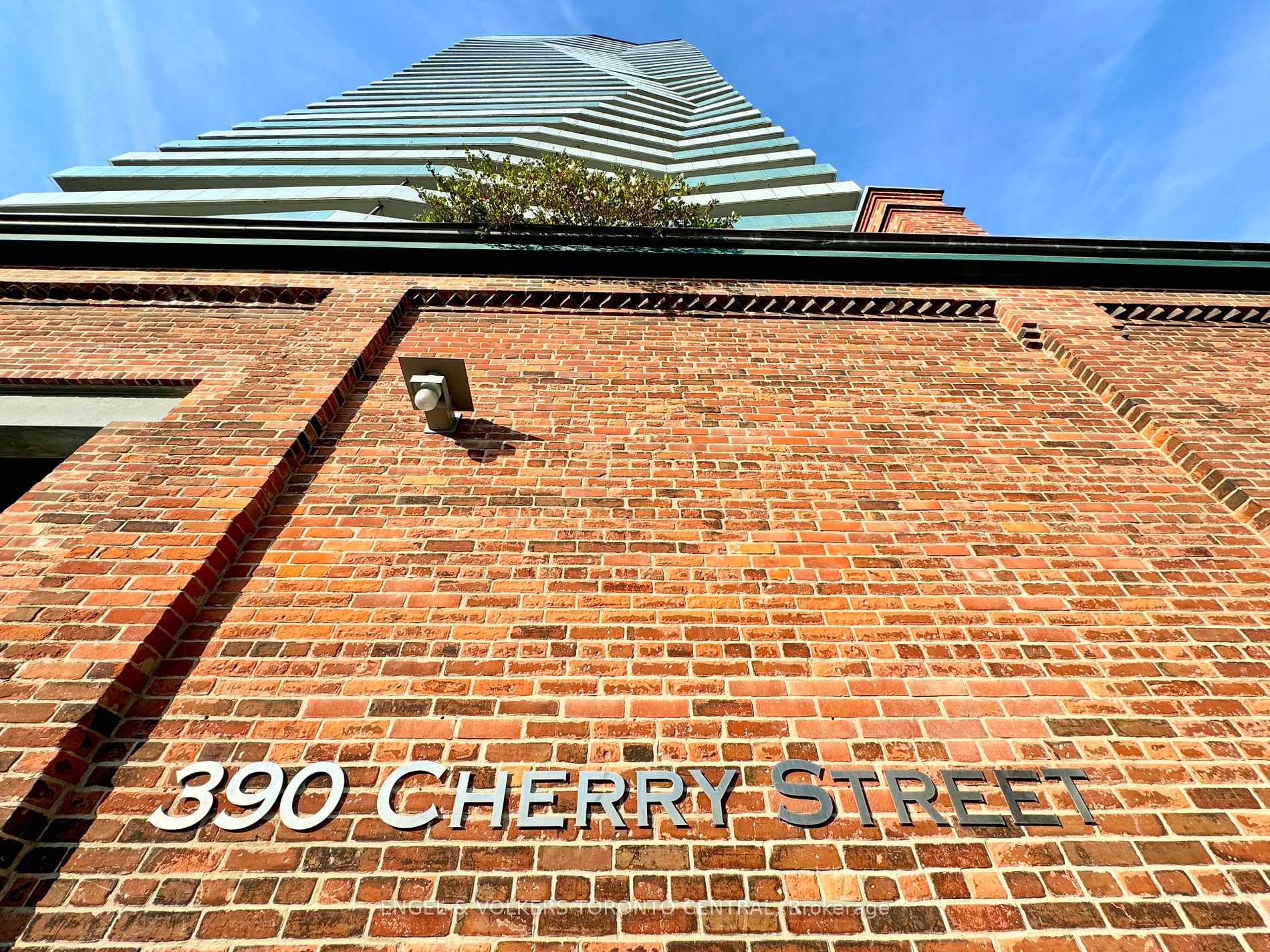 390 Cherry St, #2202