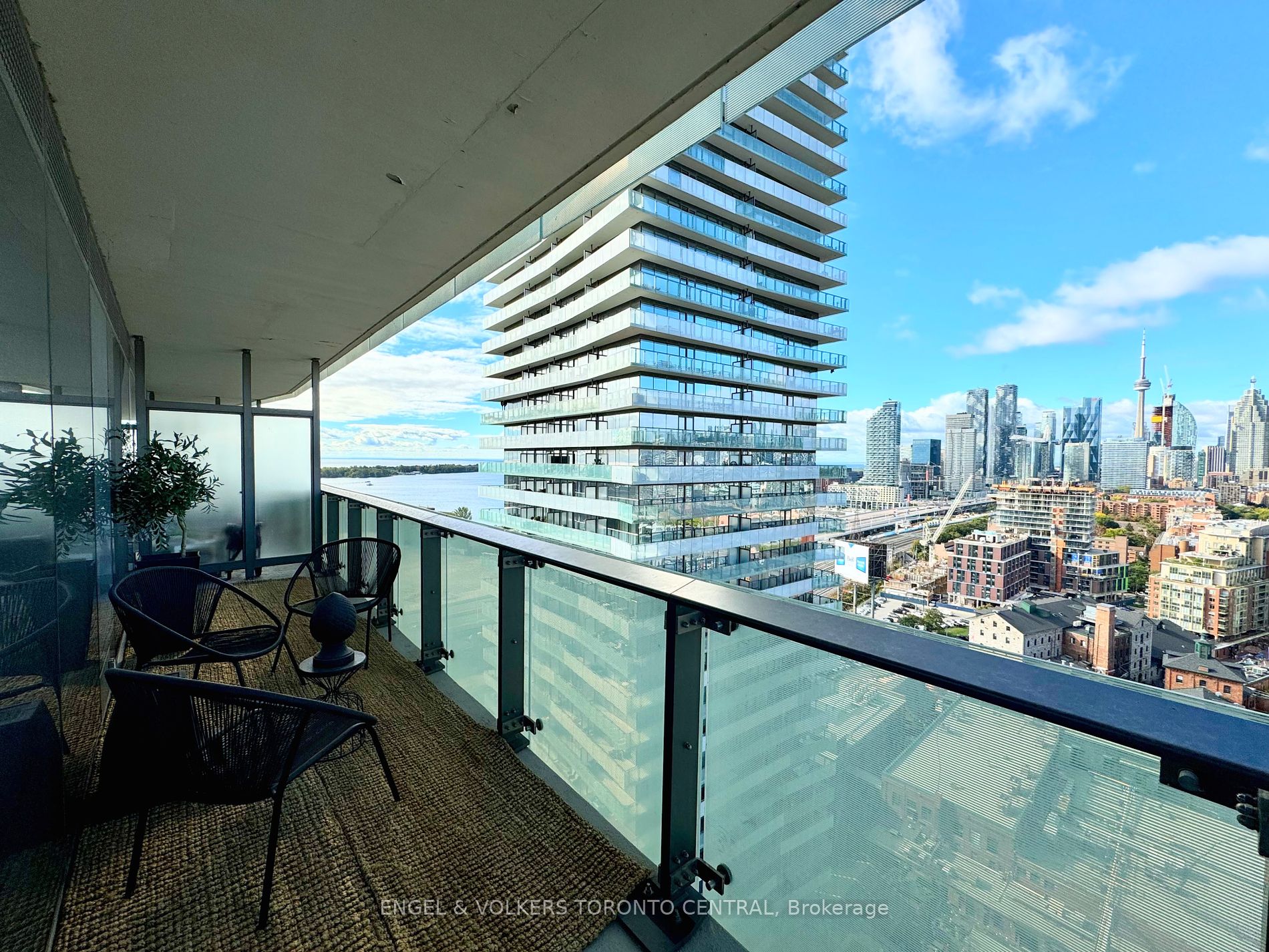 390 Cherry St, #2202