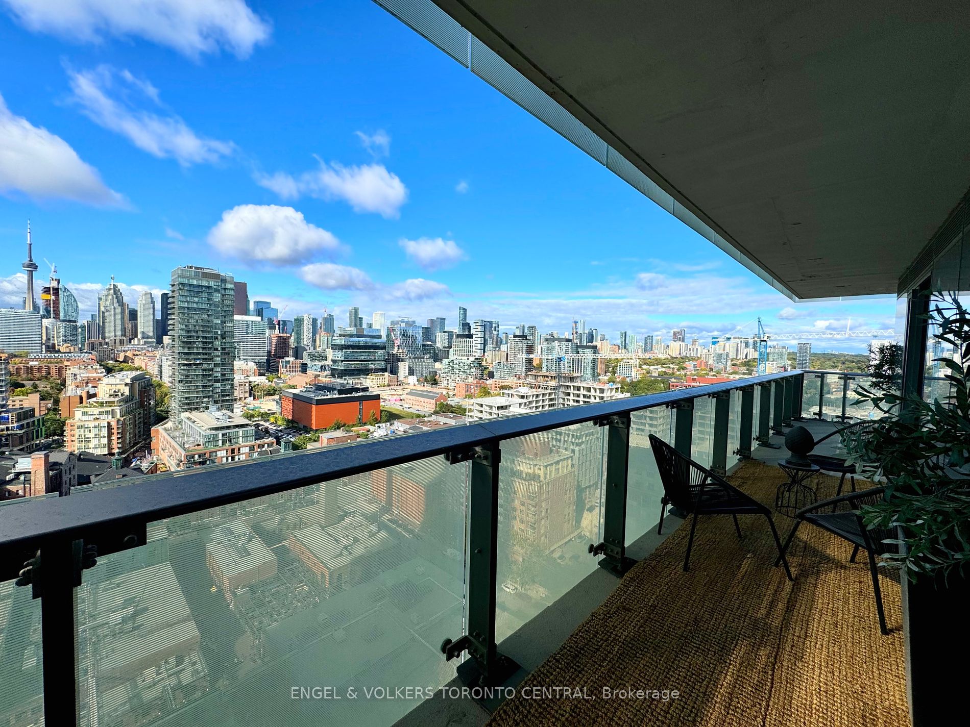 390 Cherry St, #2202
