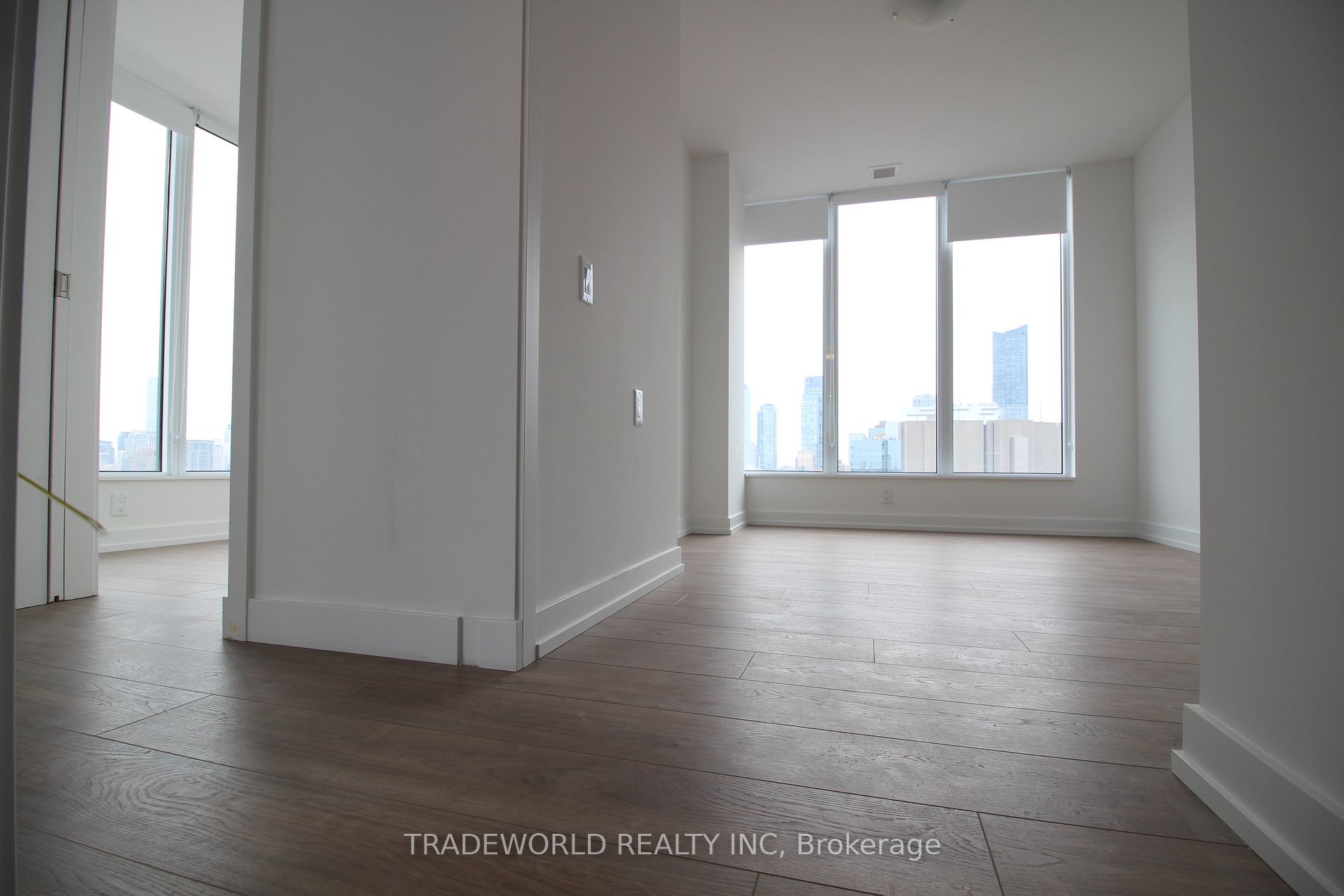 203 College St, #906