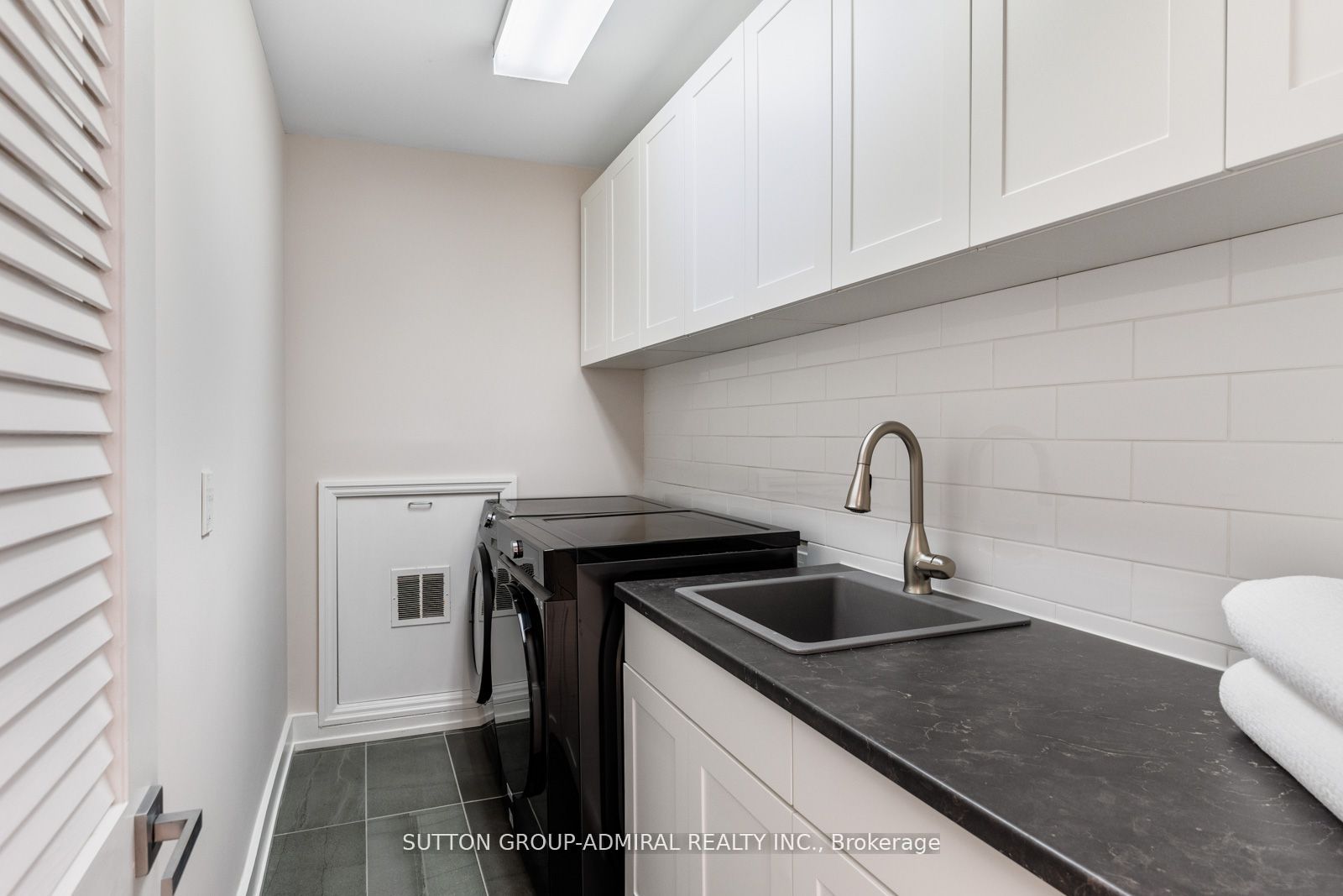 216 Glencairn Ave