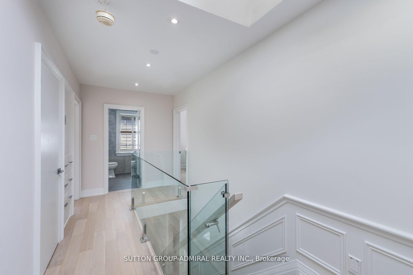 216 Glencairn Ave