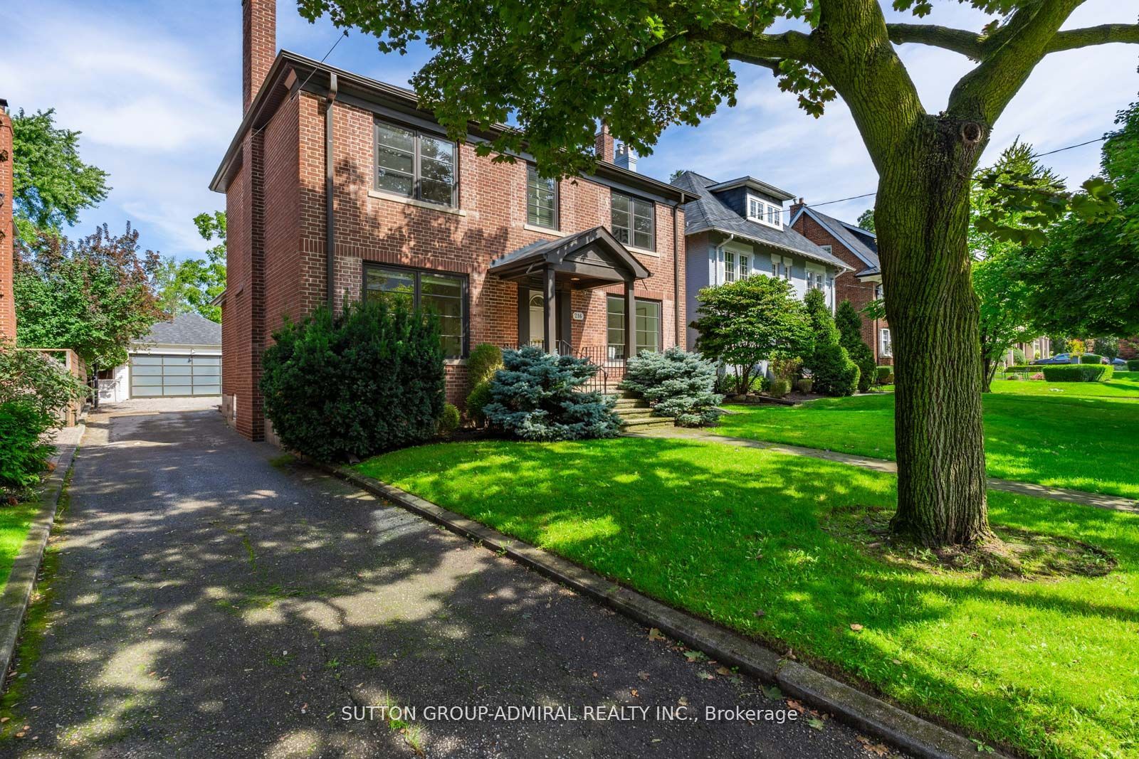 216 Glencairn Ave