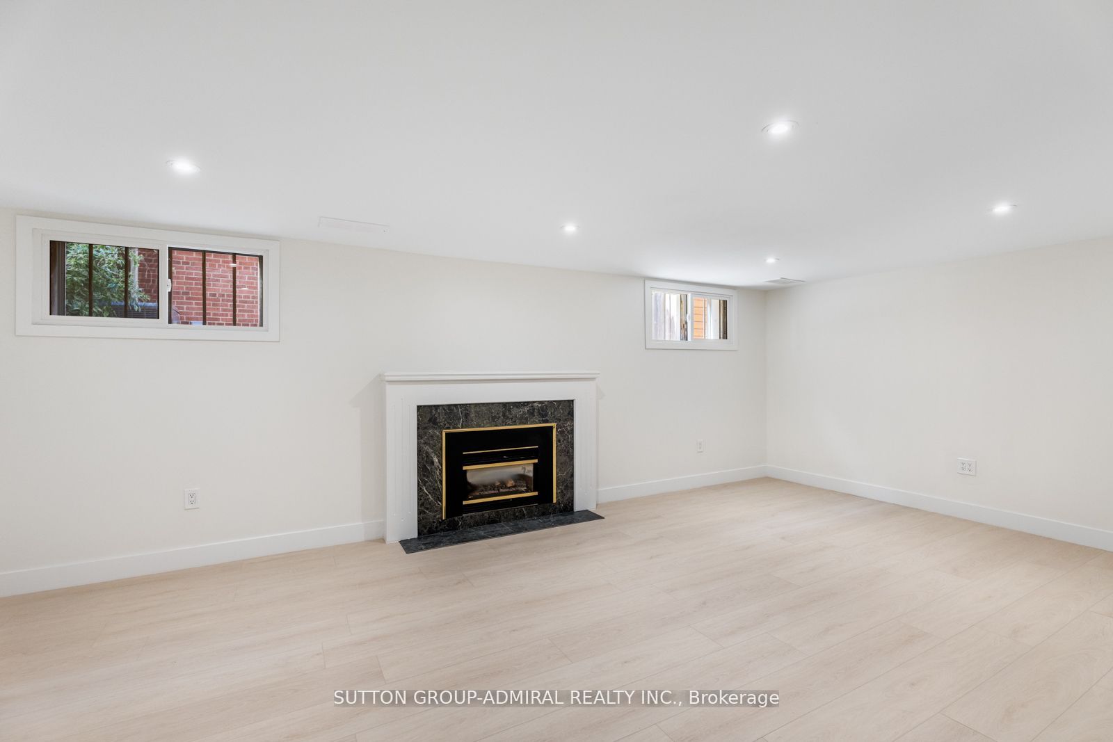 216 Glencairn Ave