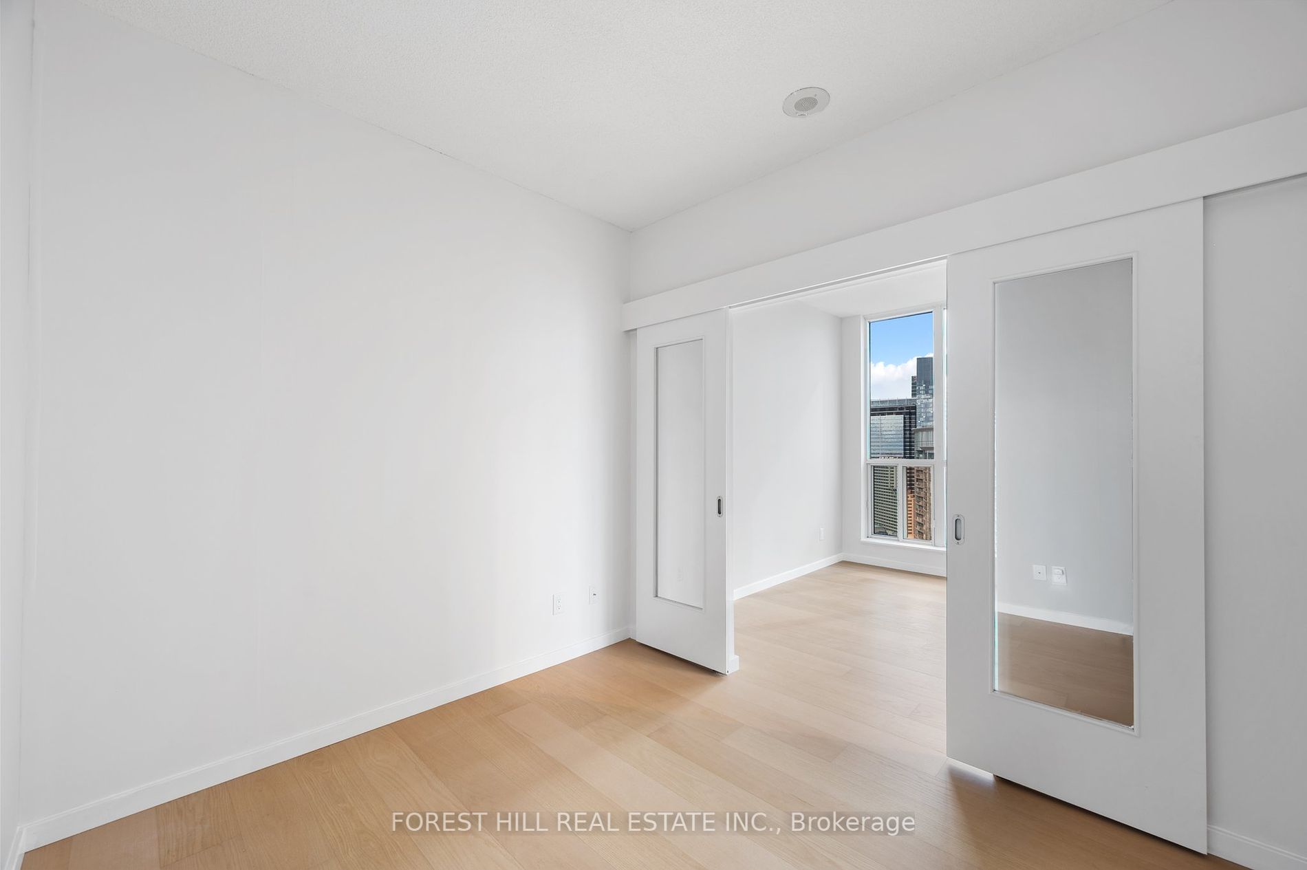 208 Queens Quay Blvd W, #3512