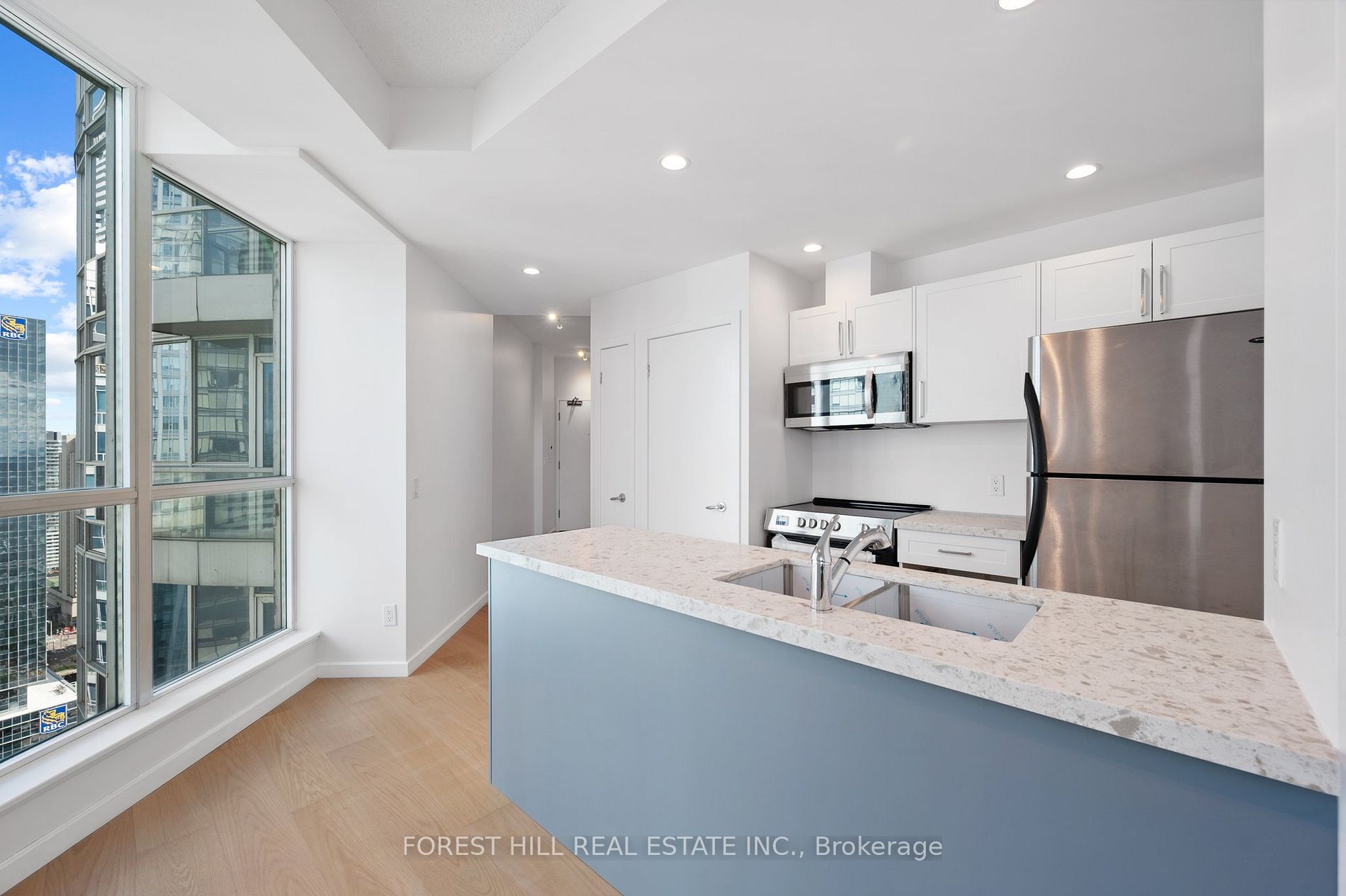208 Queens Quay Blvd W, #3512