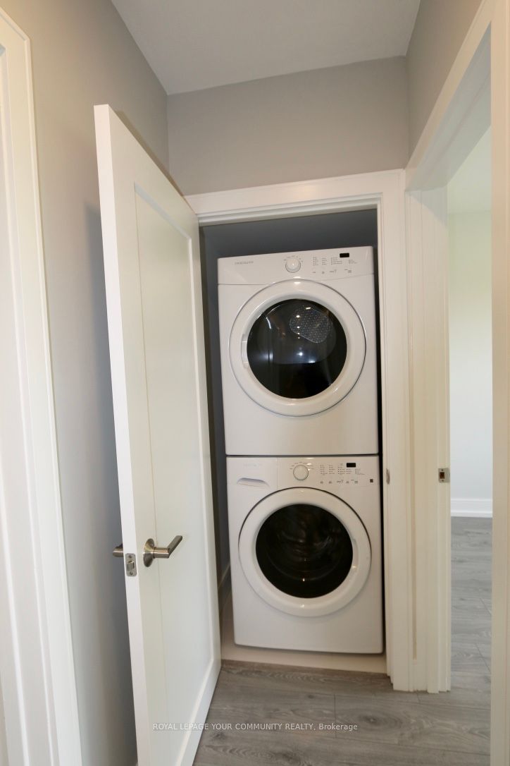 17 Robson Pl
