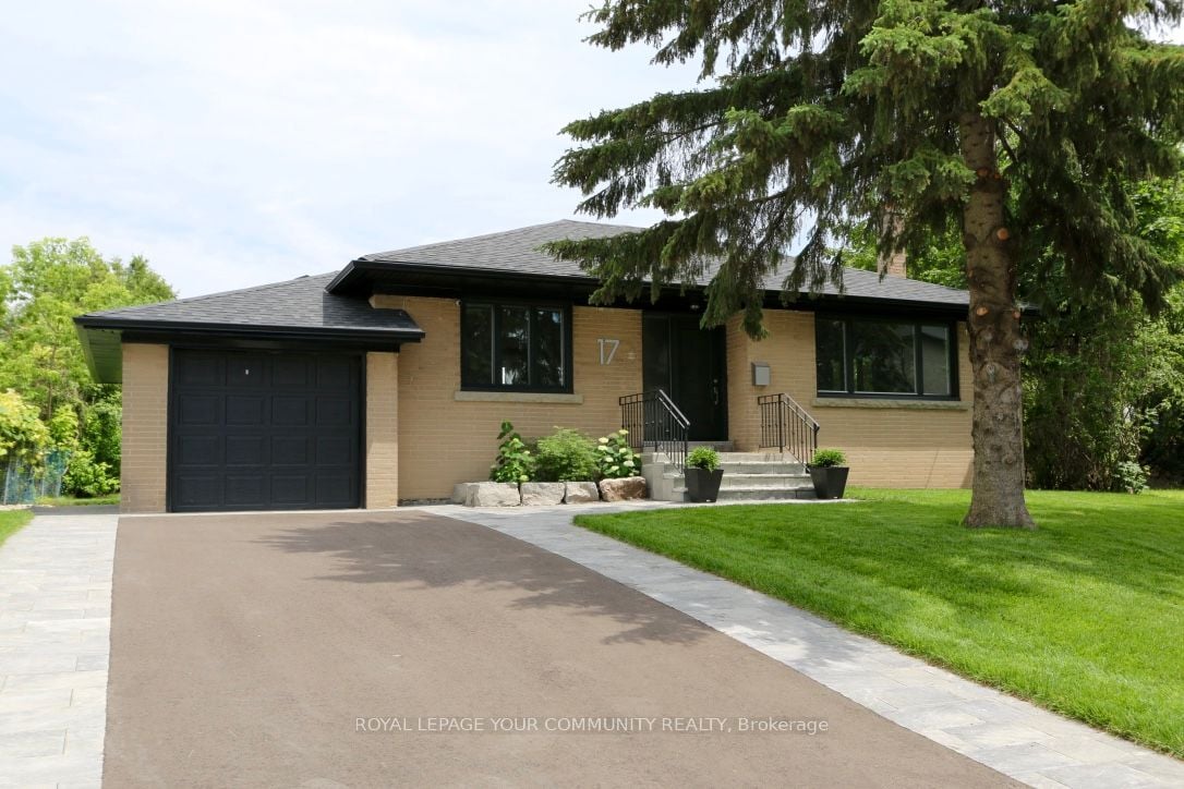 17 Robson Pl