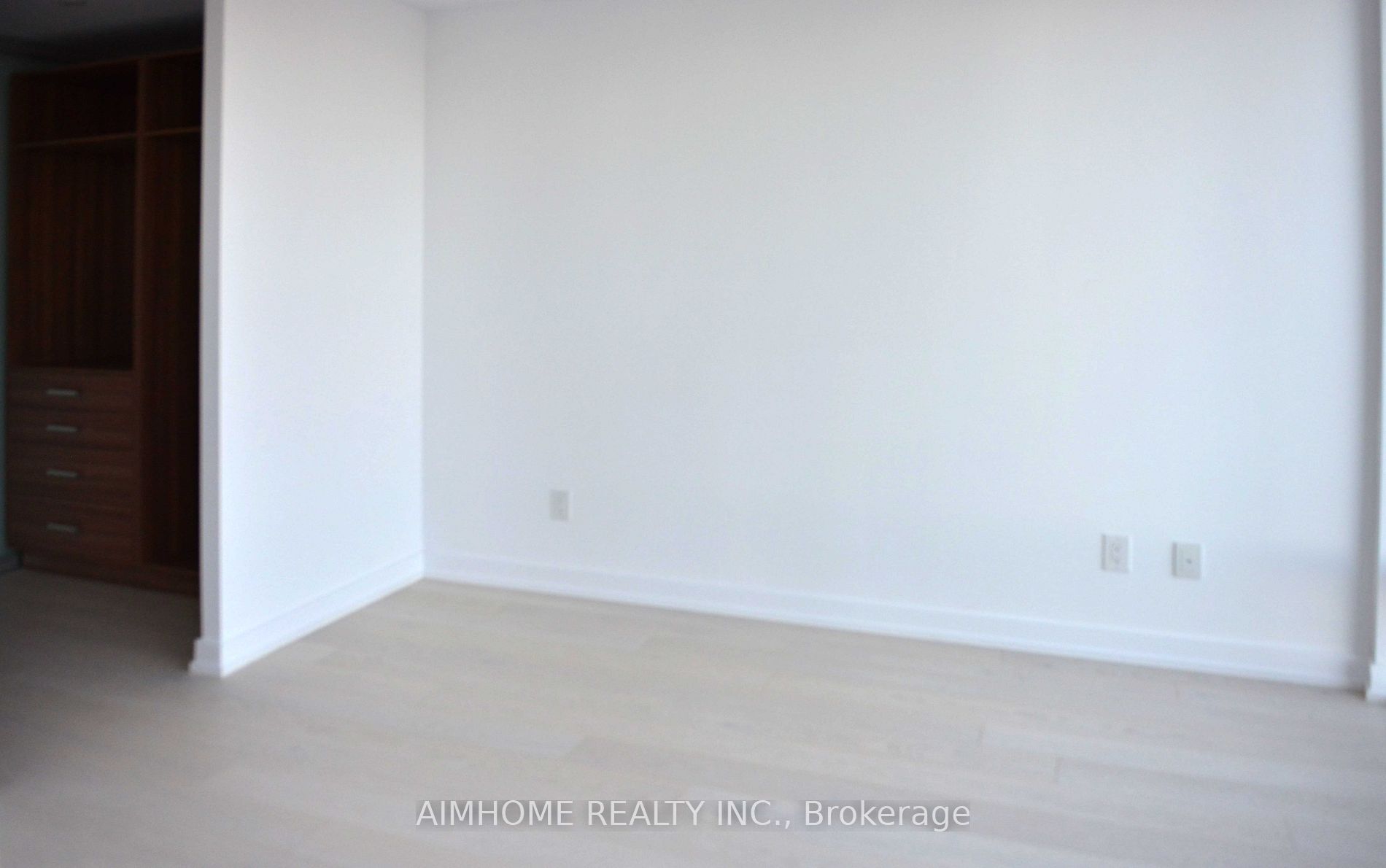 488 University Ave, #4703