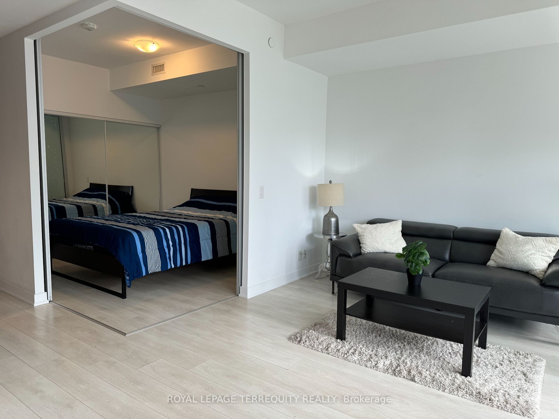 120 Parliament St, #421