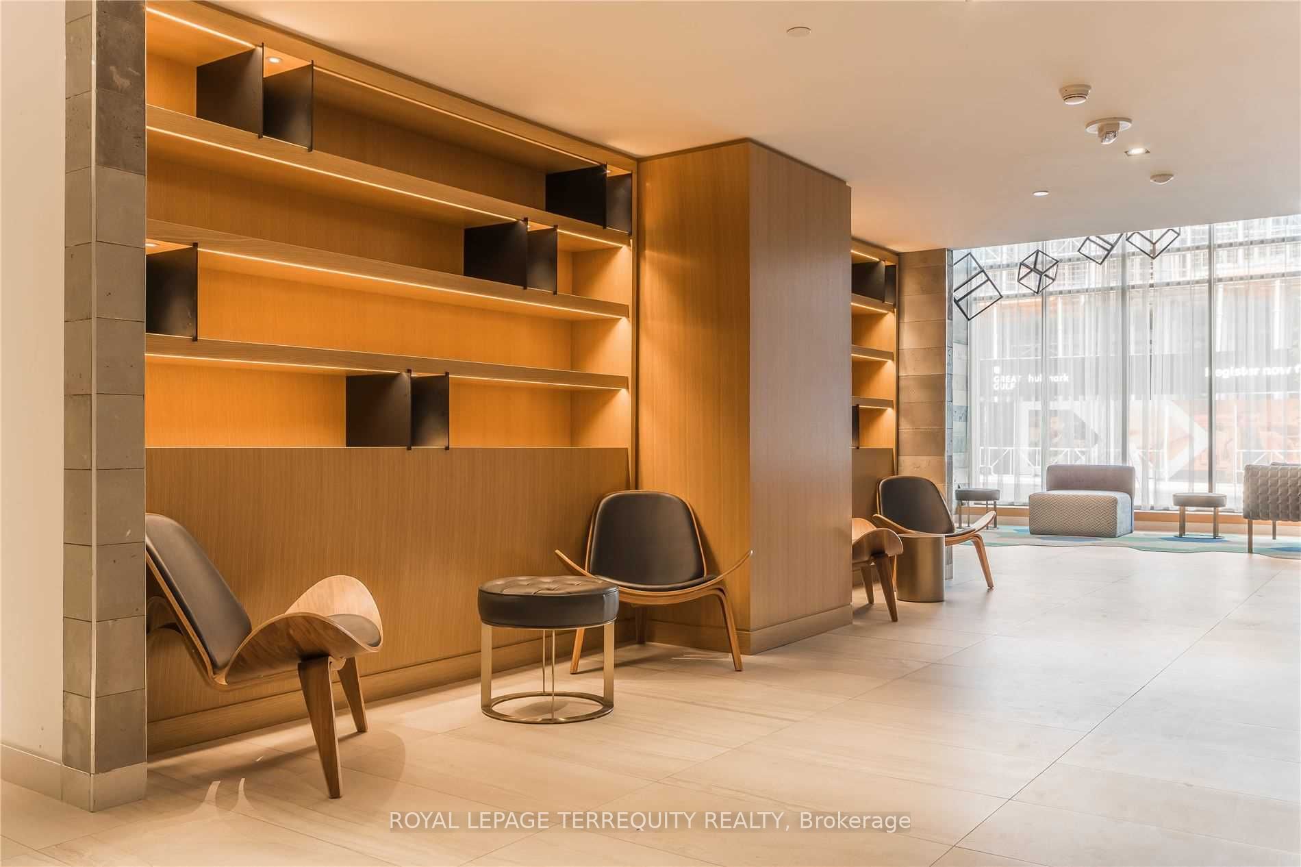 120 Parliament St, #421