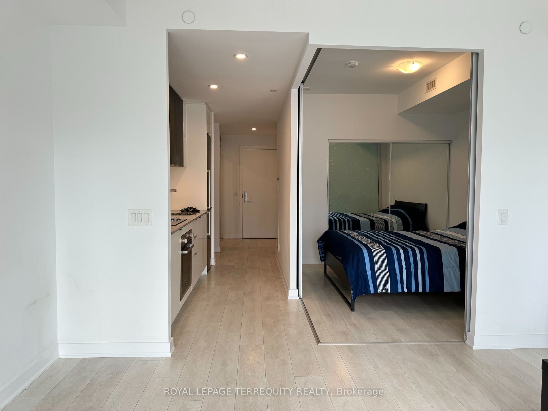 120 Parliament St, #421