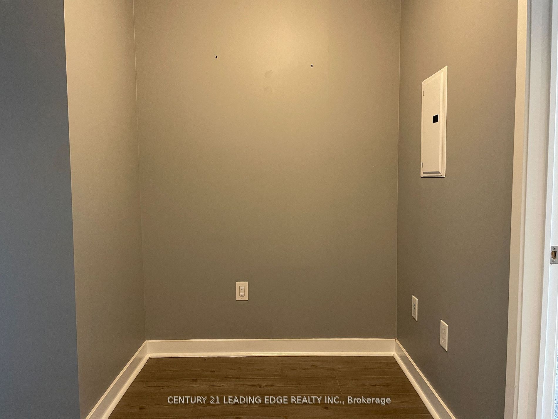 25 Telegram Mews, #3211