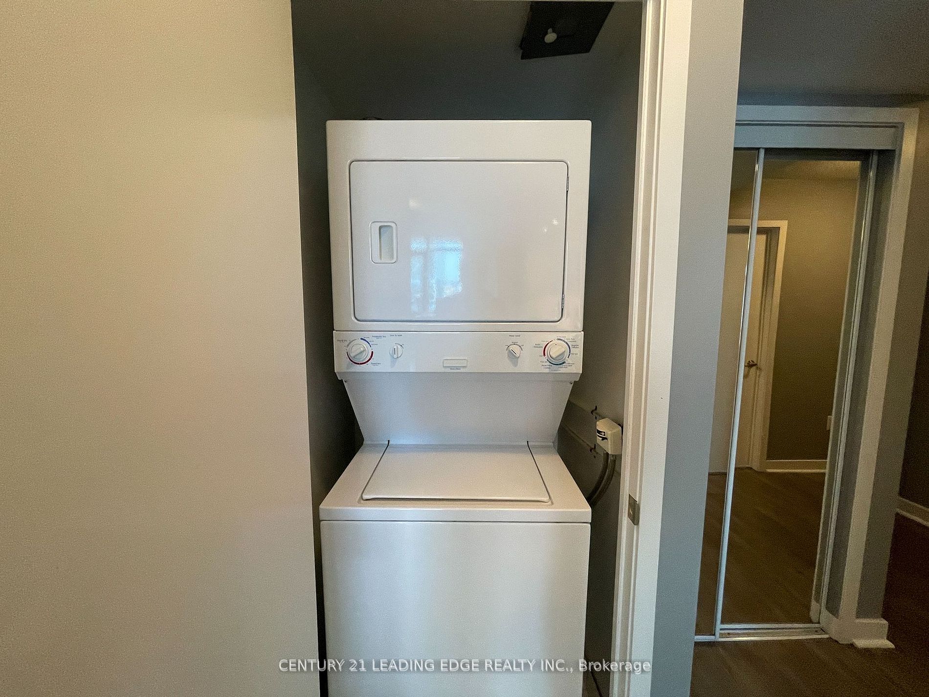 25 Telegram Mews, #3211