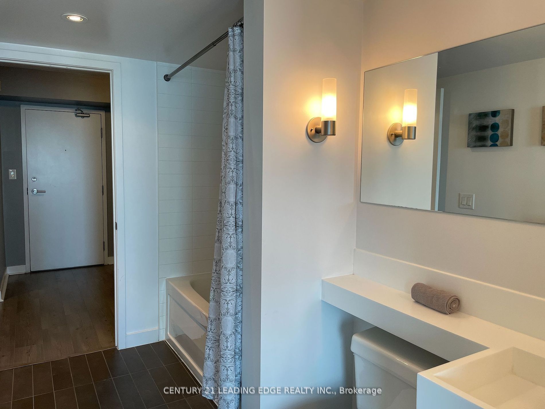 25 Telegram Mews, #3211