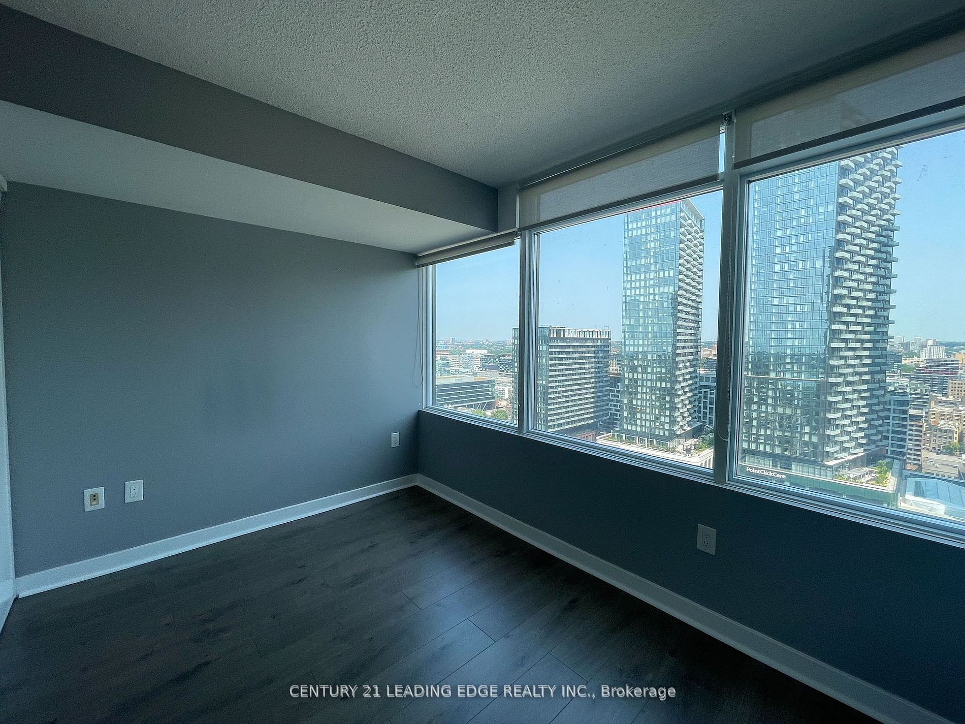 25 Telegram Mews, #3211