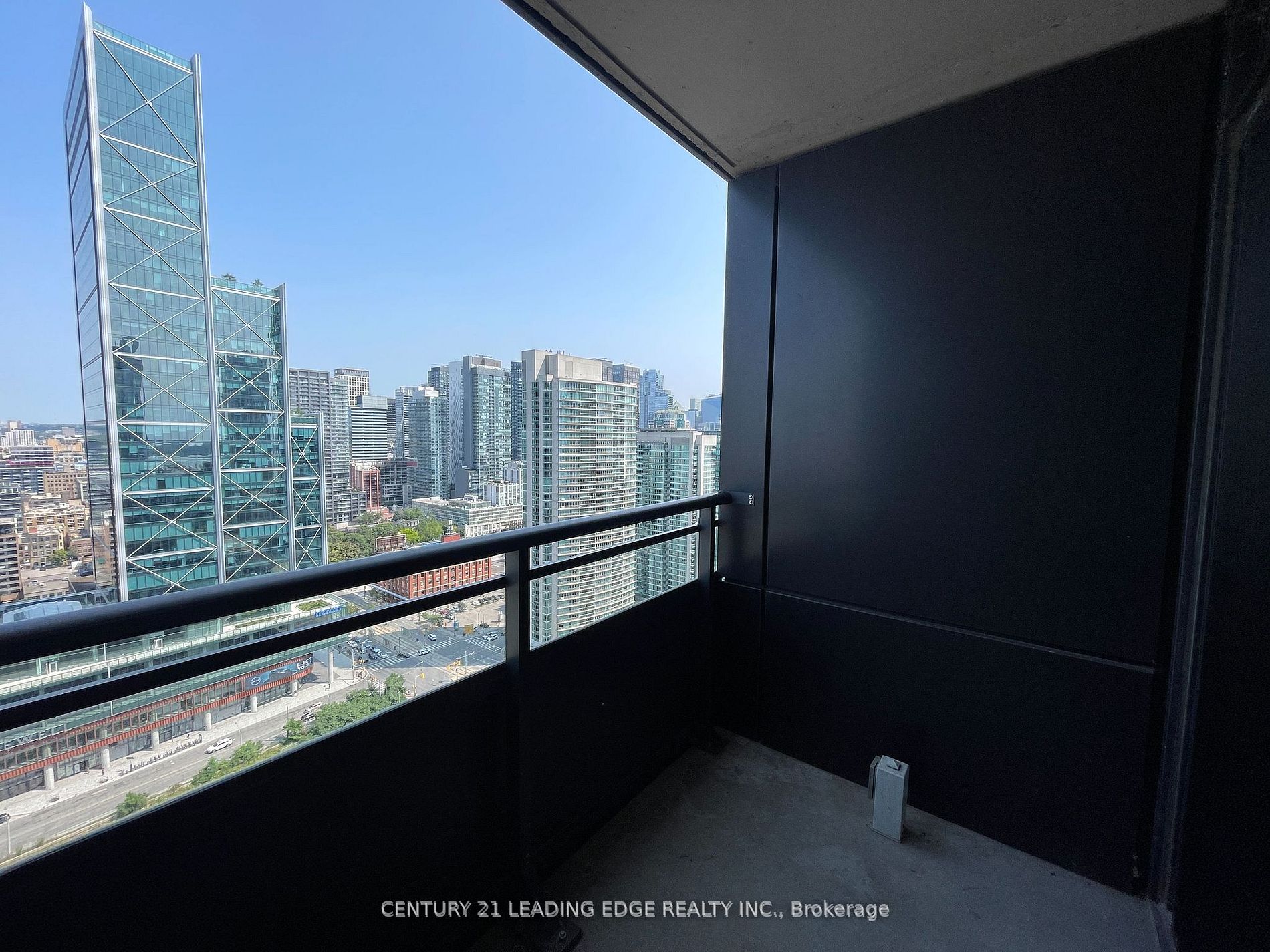25 Telegram Mews, #3211