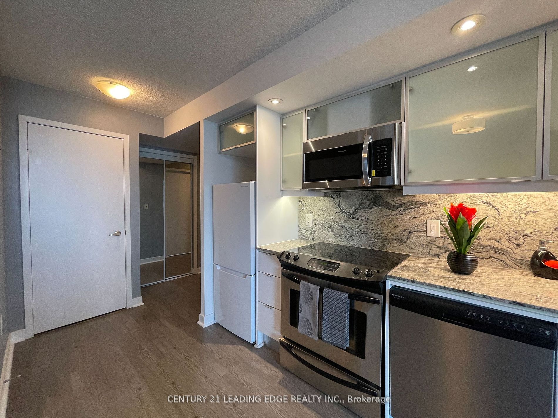 25 Telegram Mews, #3211